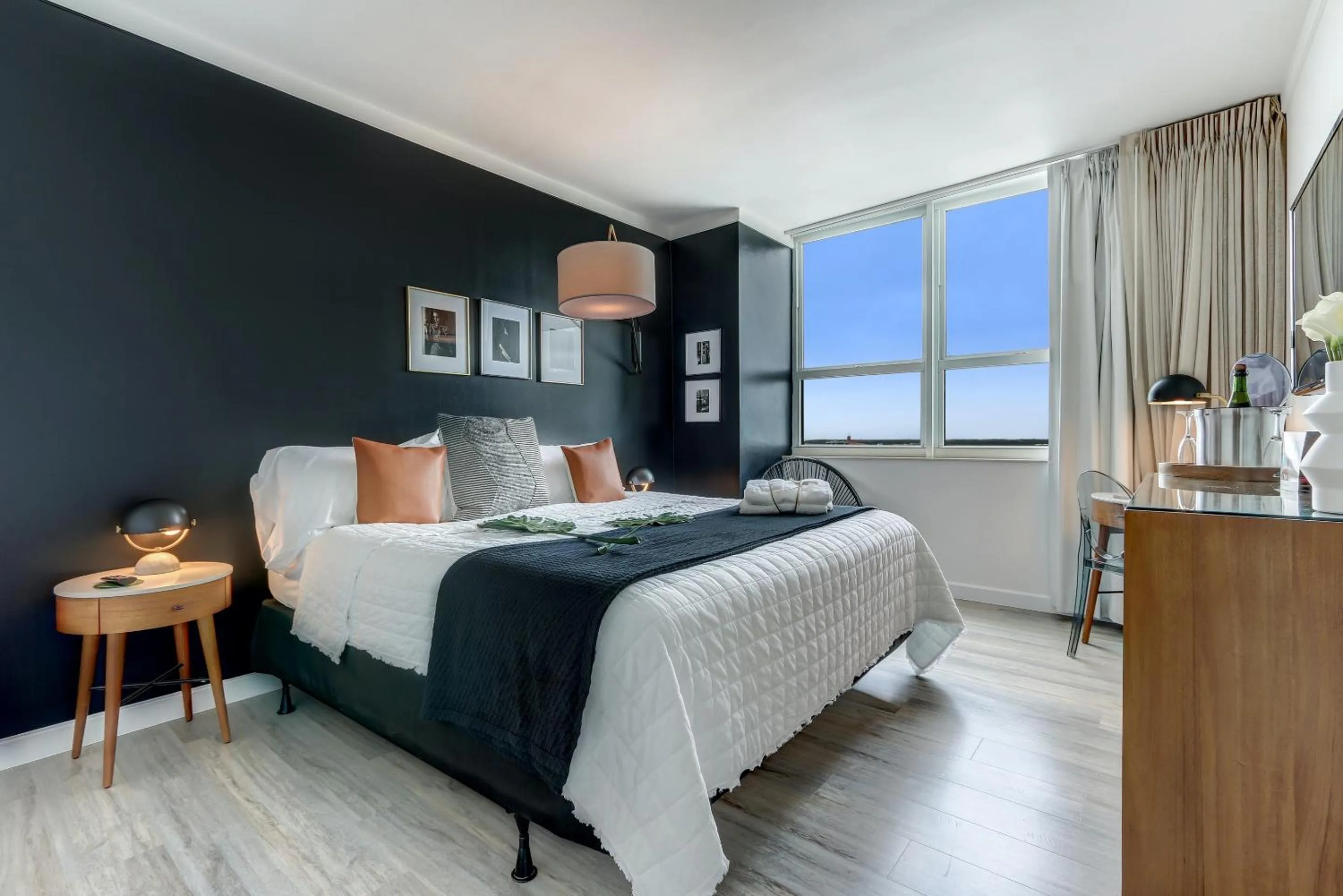 Beautiful City View Room in Coconut Grove (No Balcony or Kitchen) in iCoconutGrove - Luxurious Vacation Rentals in Coconut Grove