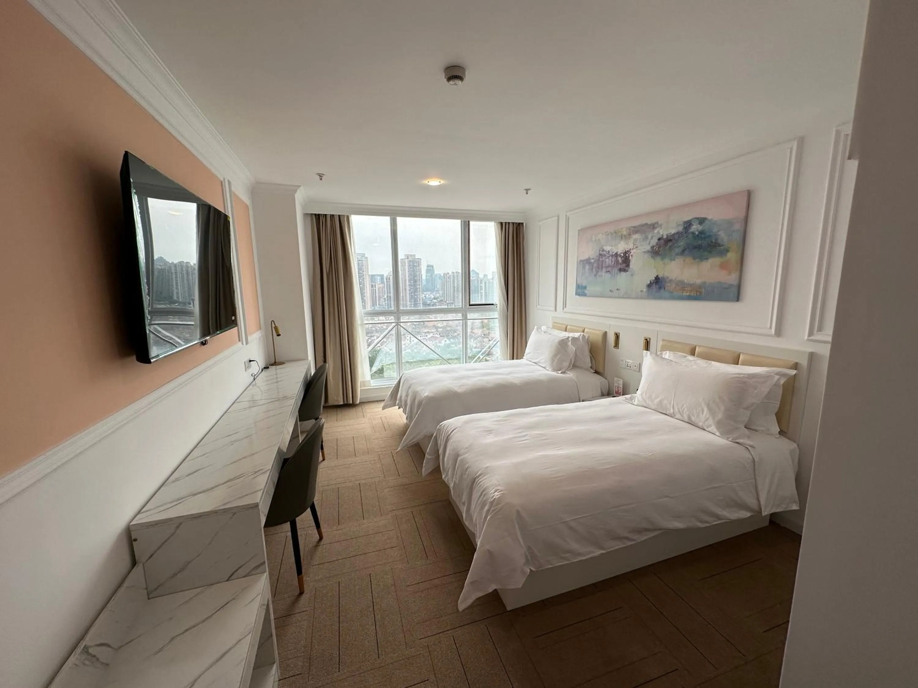 Deluxe Twin Room in Magnificent International Hotel