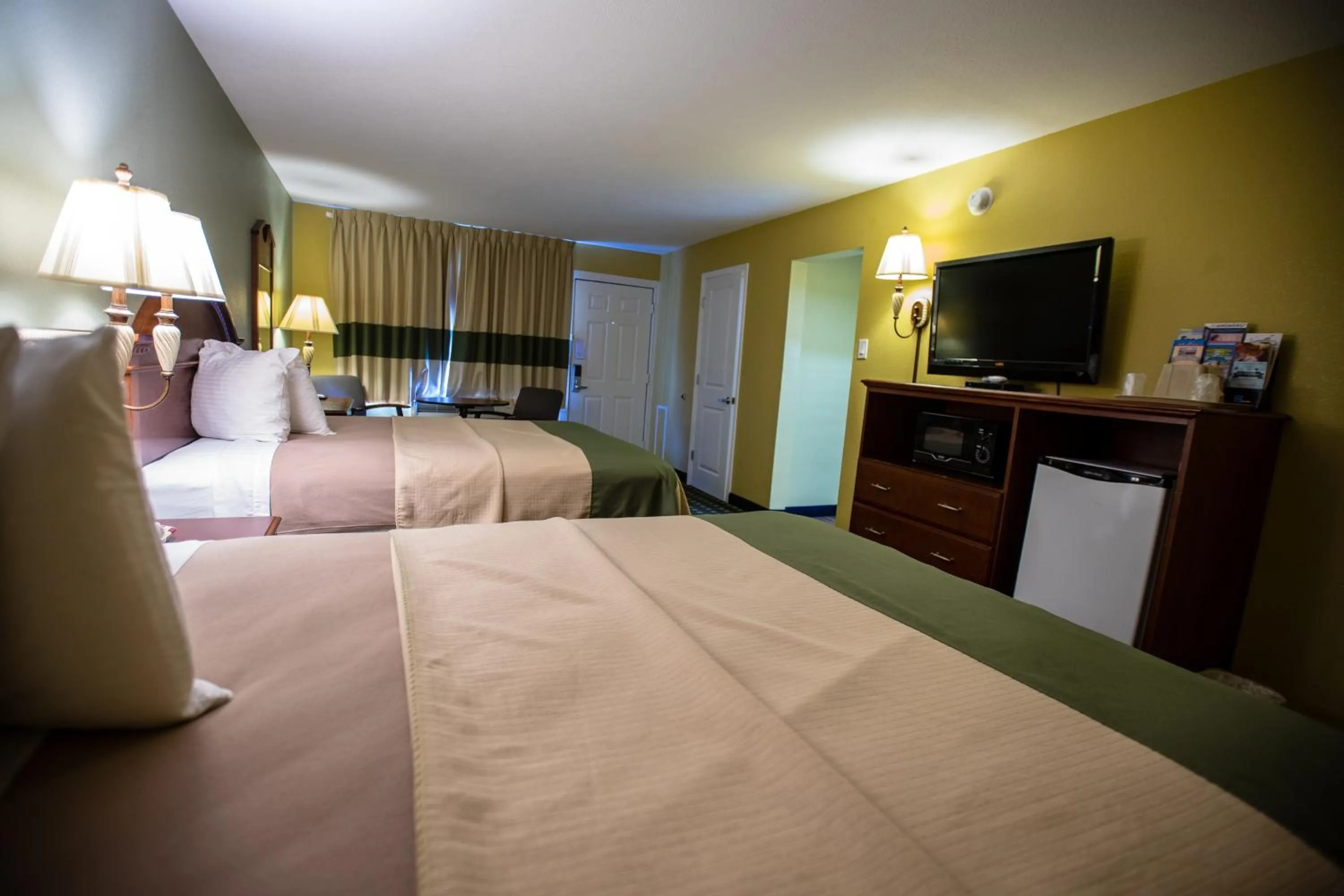 Pet Friendly Queen Room with Two Queen Beds - Non-Smoking in Relax Inn and Suites Kuttawa