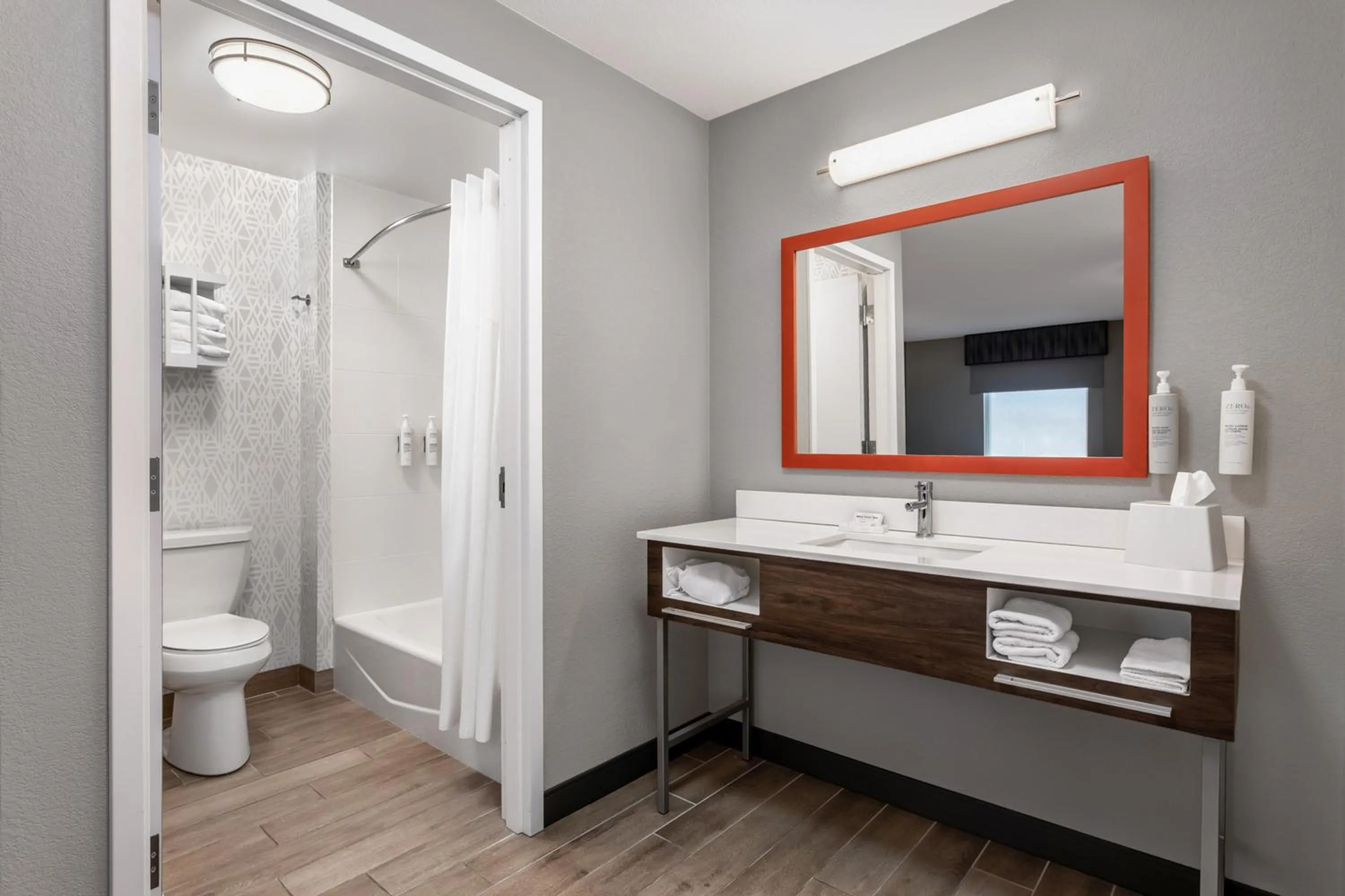 Queen Room with Two Queen Beds - Hearing Access/Non-Smoking in Hampton Inn & Suites Richmond