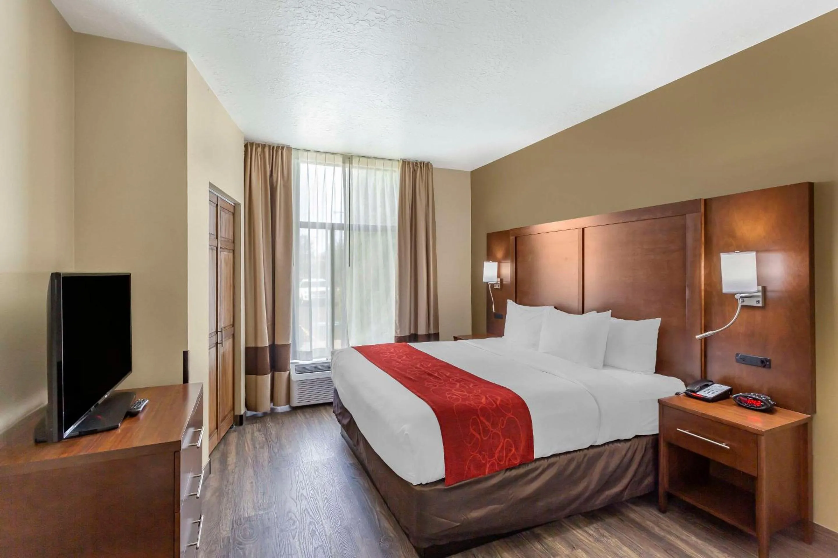 Efficiency King Suite - Non-Smoking/Pet Friendly  in Comfort Suites Ogden Conference Center