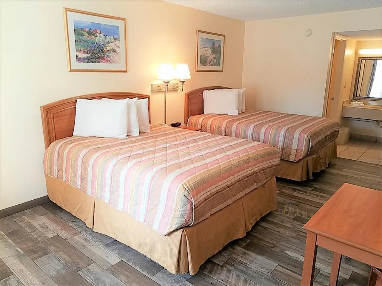 Queen Room - Disability Access in Americas Best Value Inn St. Augustine