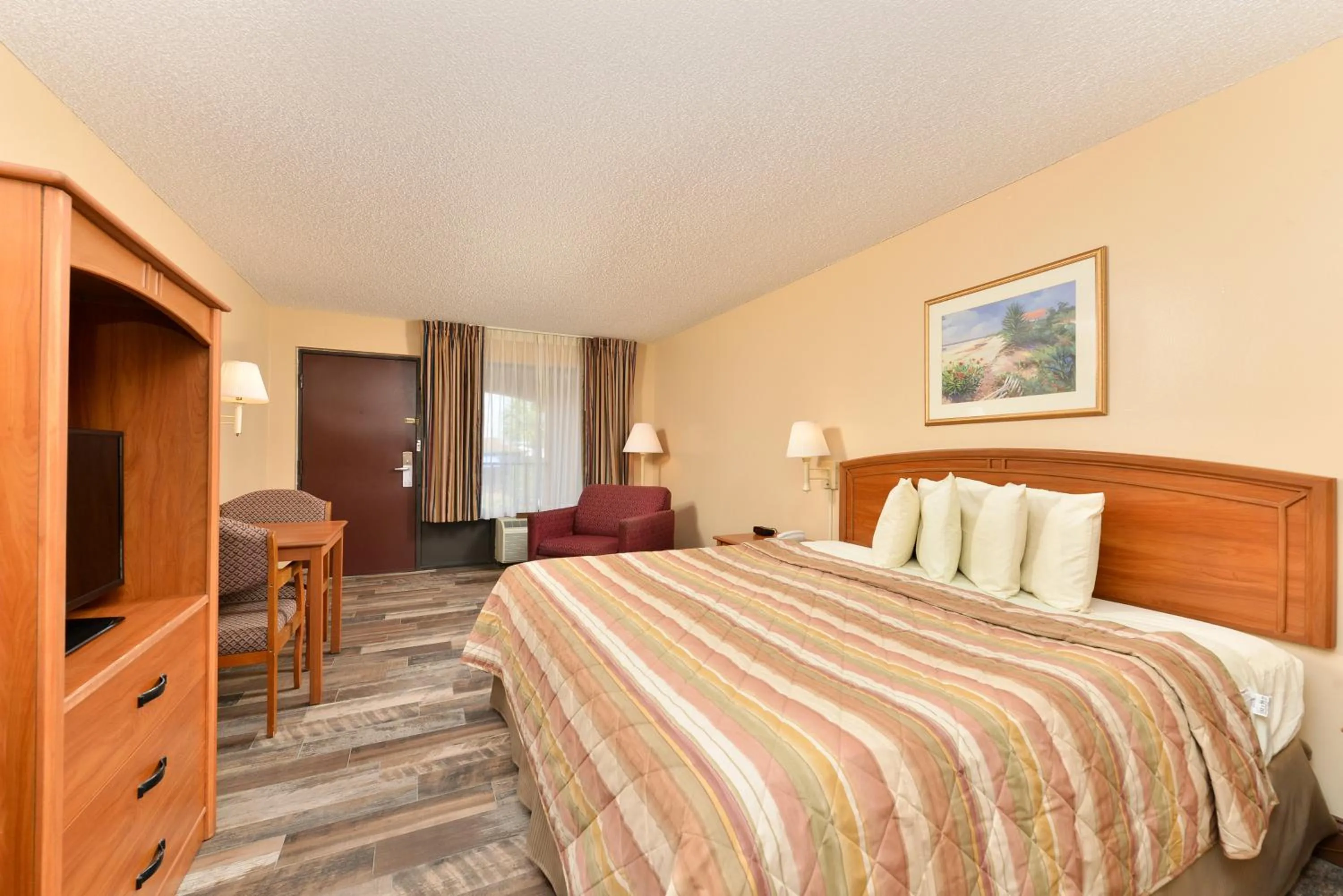 Deluxe King Room in Americas Best Value Inn St. Augustine