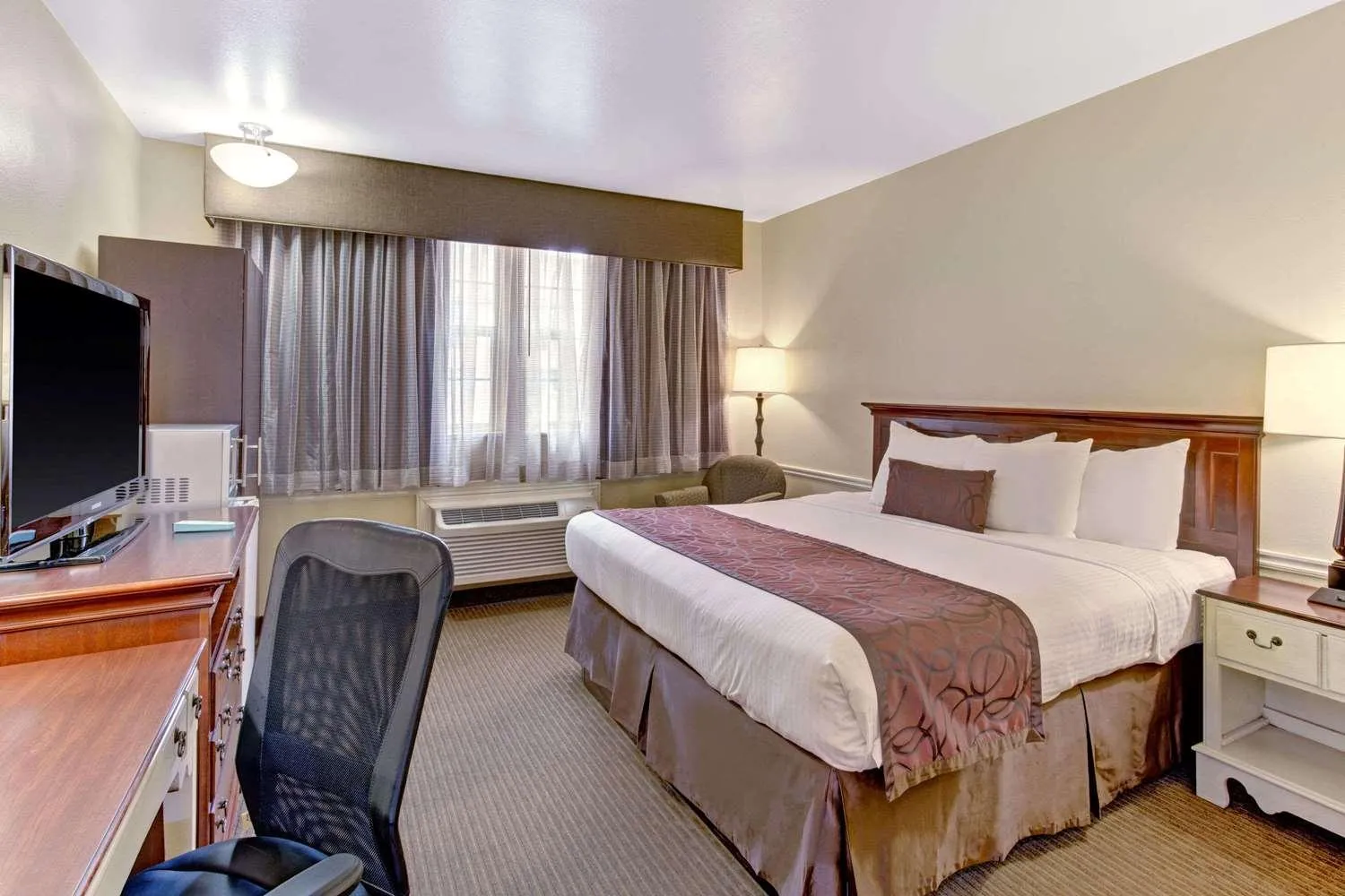 Deluxe King Room - Non-Smoking in Provo River Inn