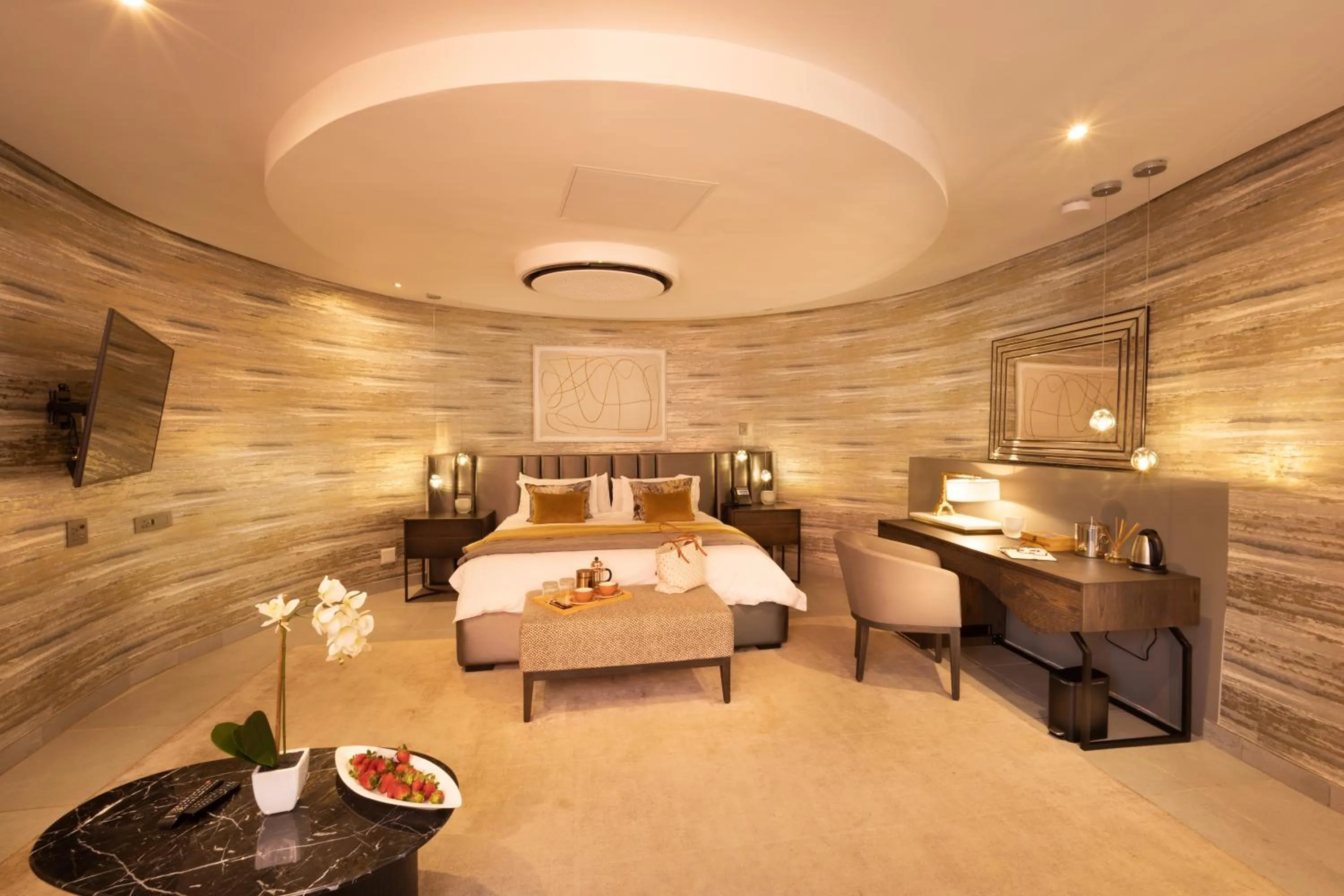 Luxury Classic King in Angels View Hotel