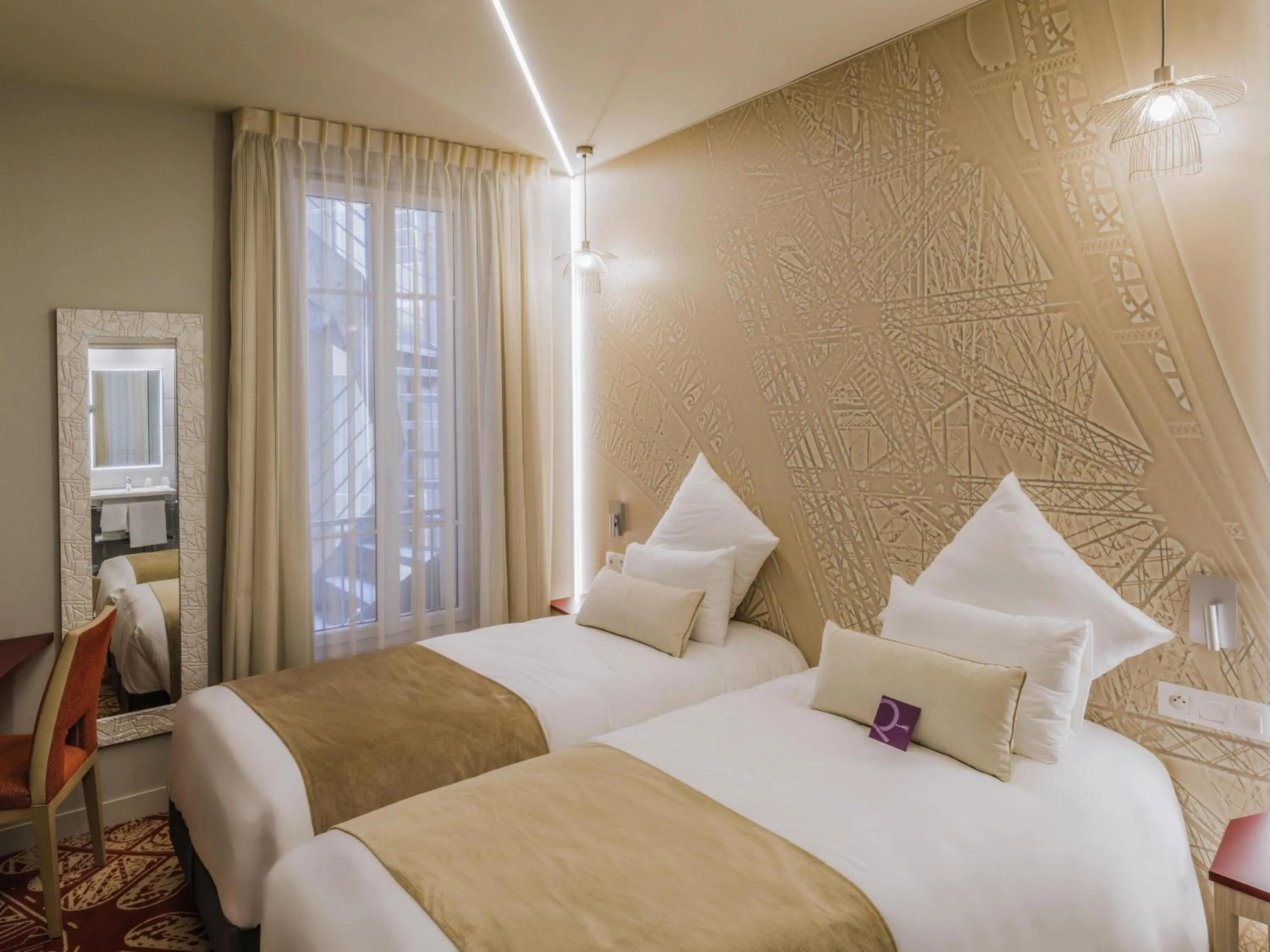 Standard Twin Room in Mercure Paris Pont de Levallois Neuilly