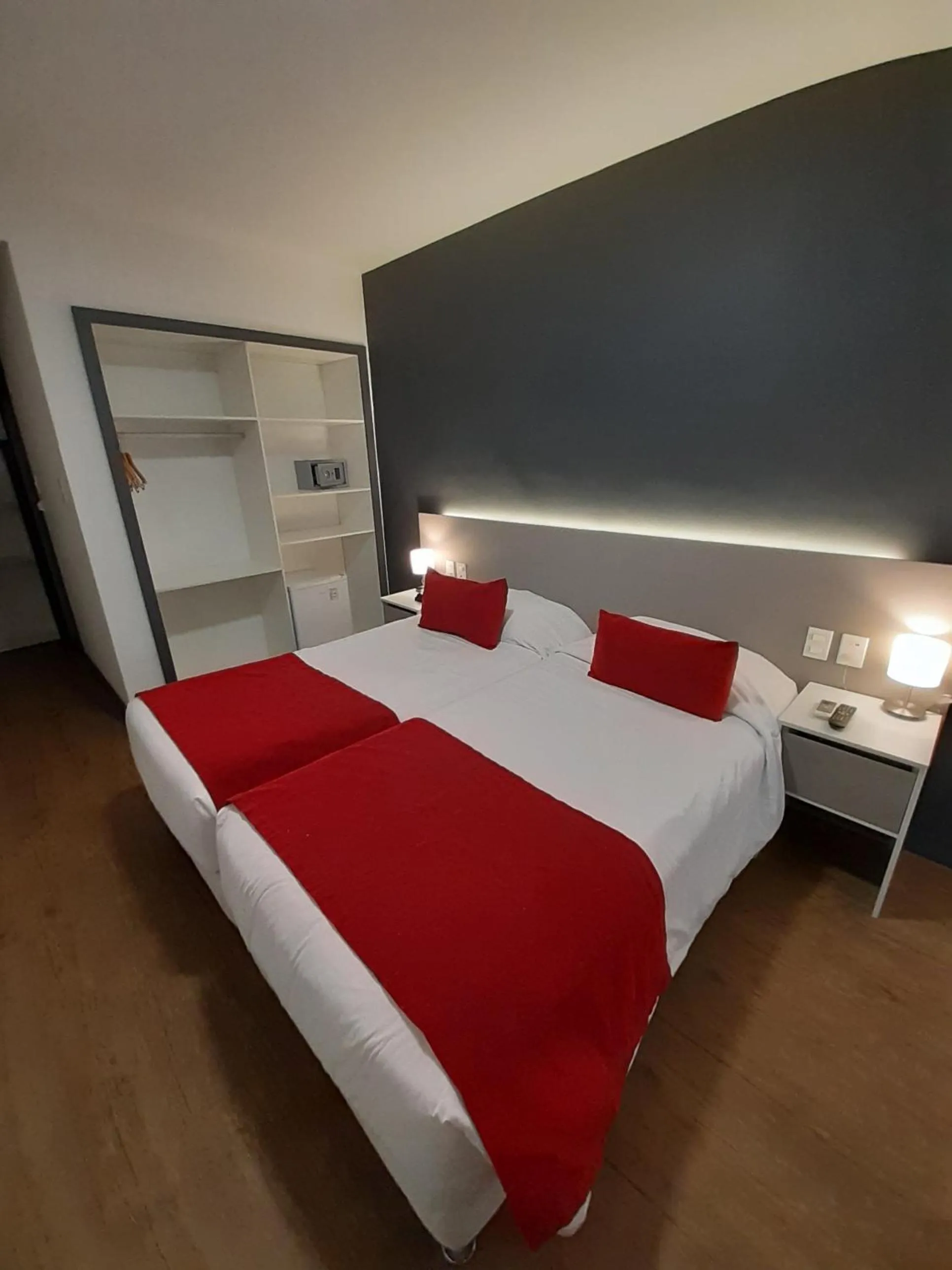 Single Room in Oxford Hotel