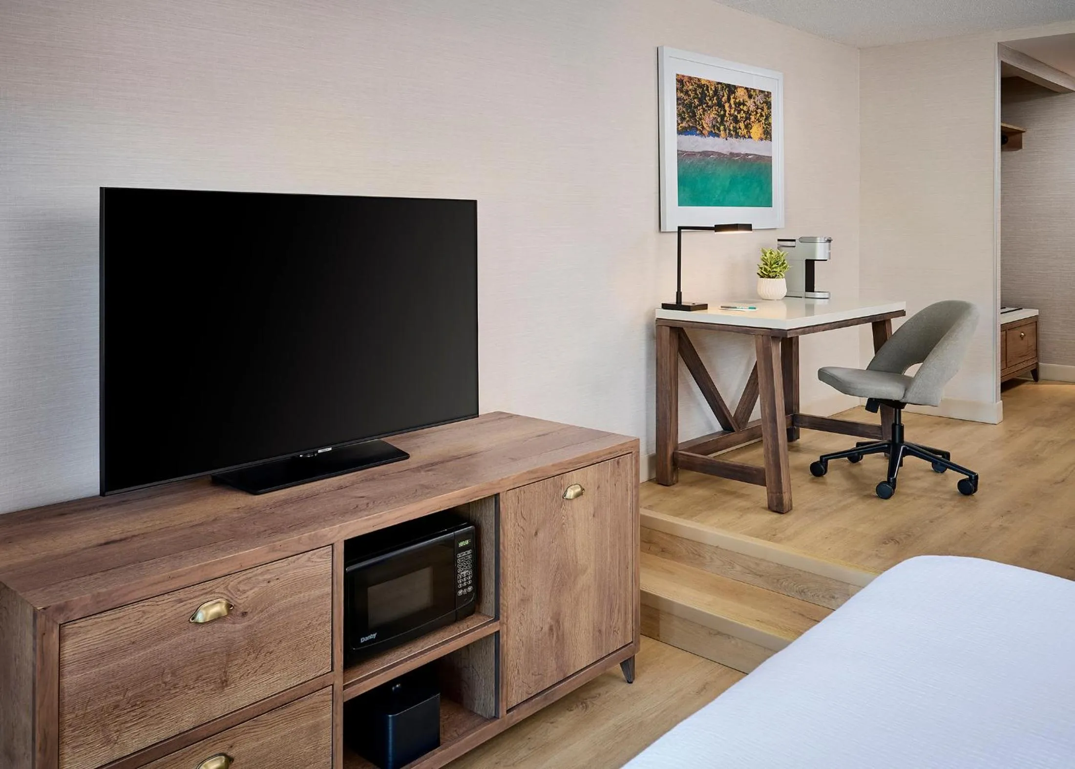 King Studio Drive-Up in Valhalla Hotel & Conference Centre