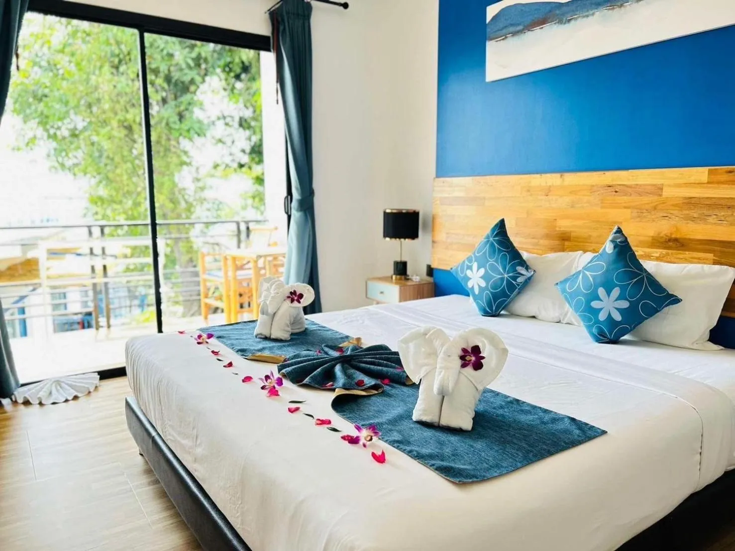 Deluxe King Room in Three Trees Samui Resort - Sarocha Villa