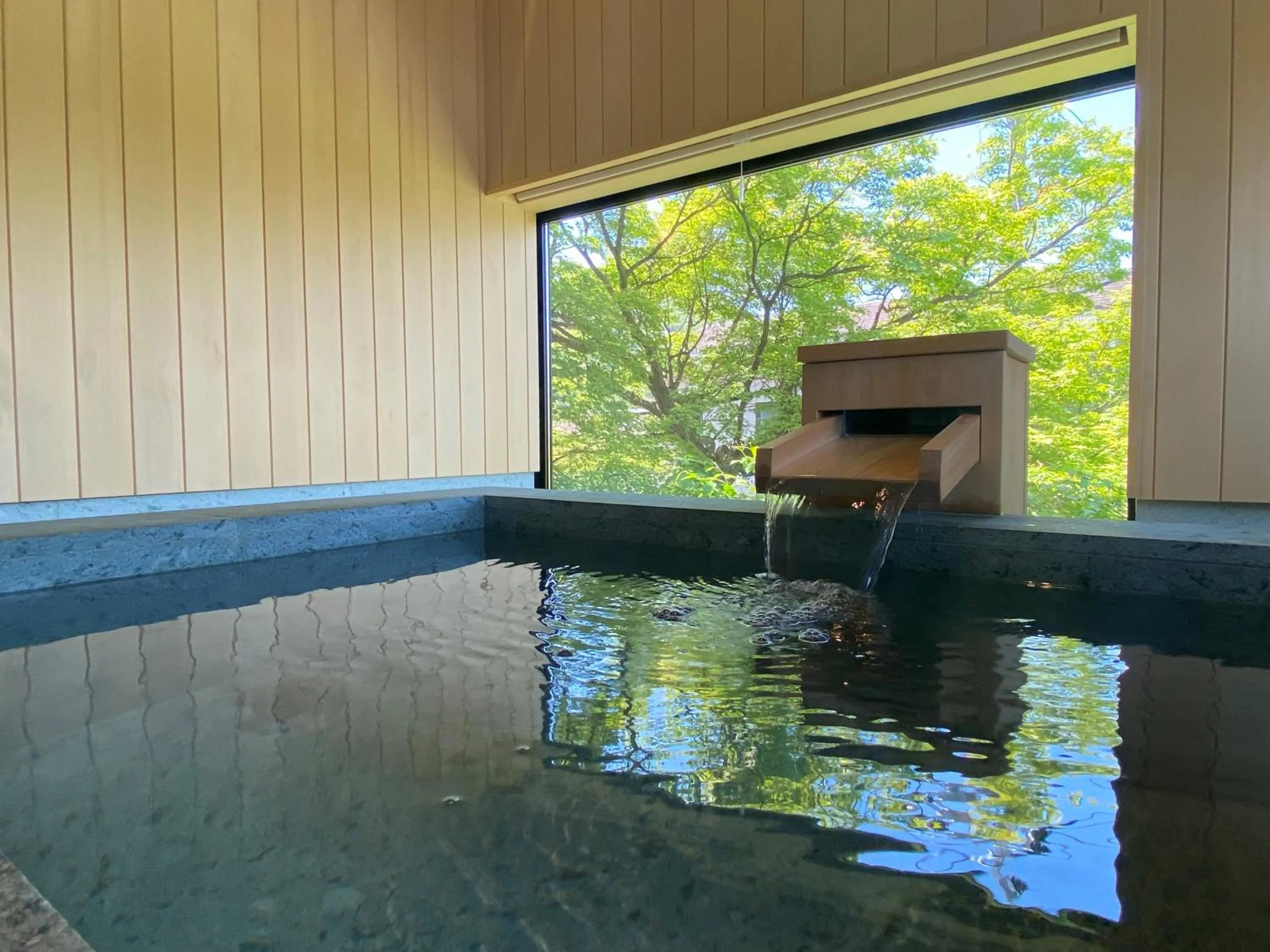 Traditional Sukiya-Style Suite Room with Private Hot Spring in Arima Onsen Takayamaso Hanano