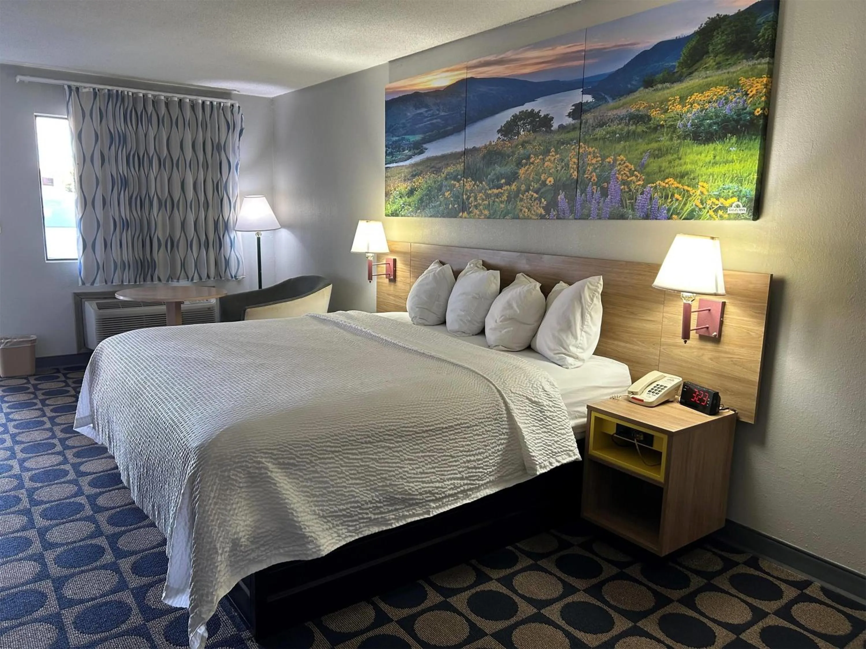 King Room - Mobility Access/Non-Smoking in Days Inn by Wyndham Byron