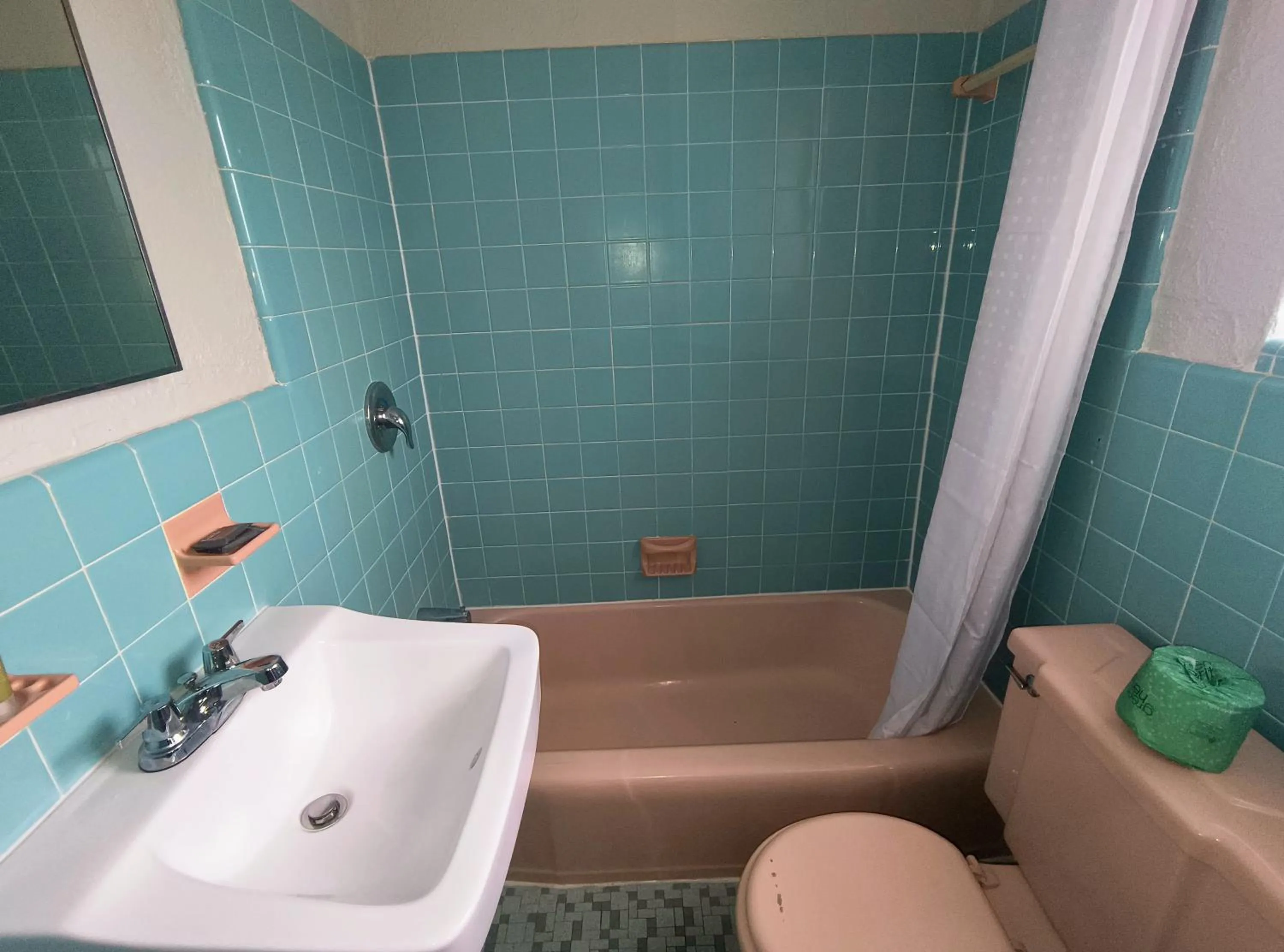 Classic Room with Two Double Beds in Monaco Motel - Wildwood Beach & Boardwalk