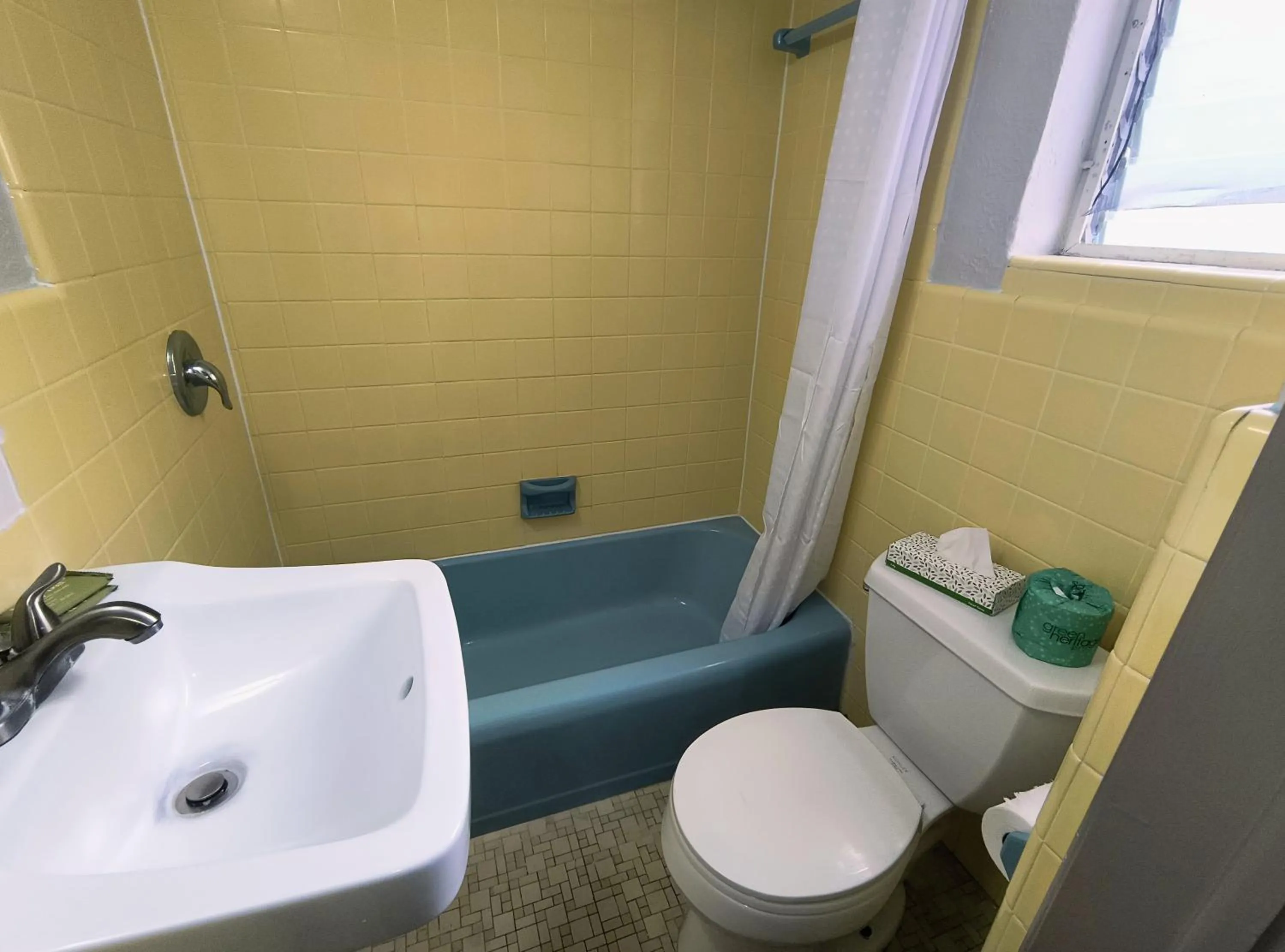 Superior Double Room in Monaco Motel - Wildwood Beach & Boardwalk