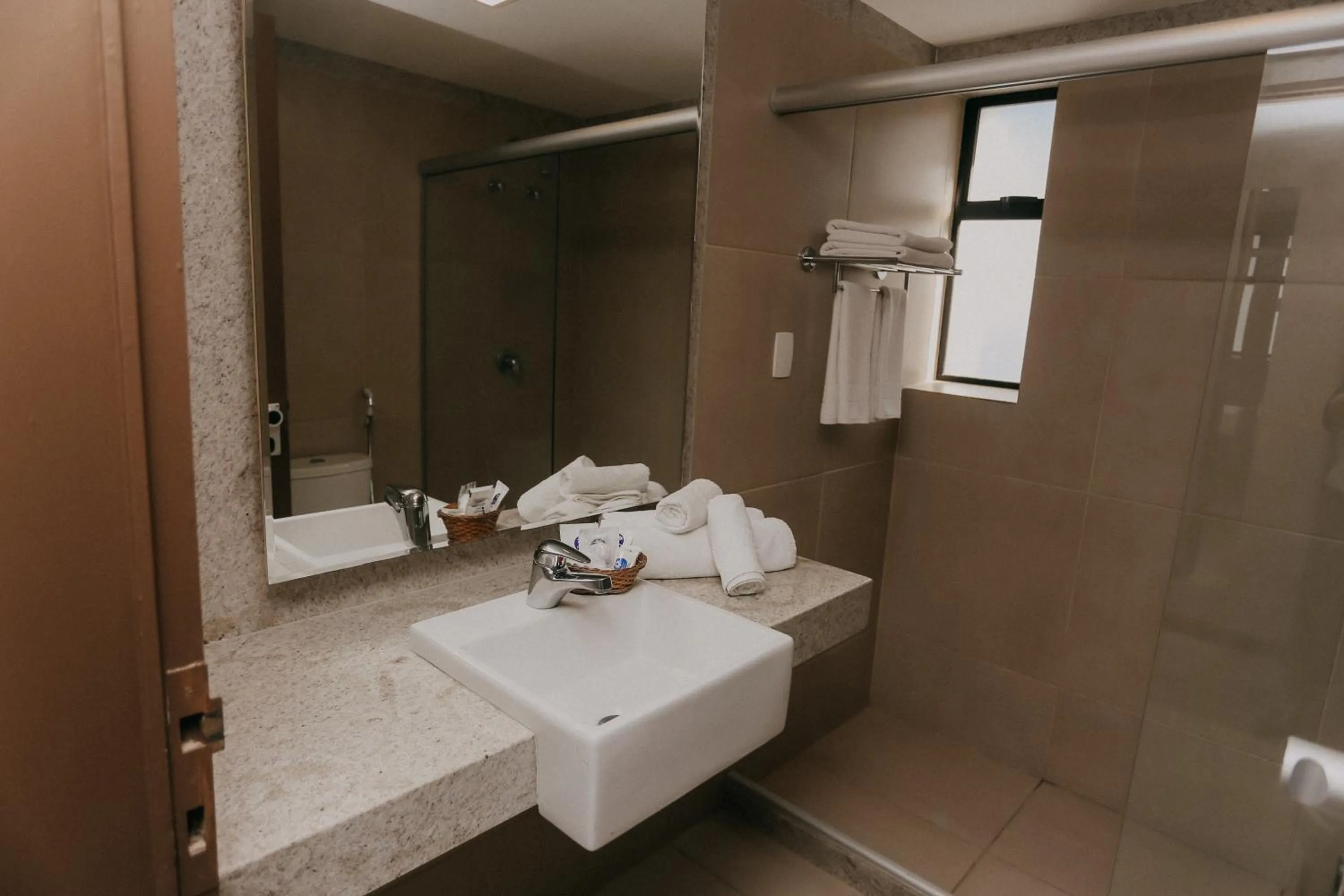 Deluxe Double or Twin Room with Sea View - single occupancy in Pajuçara Praia Hotel