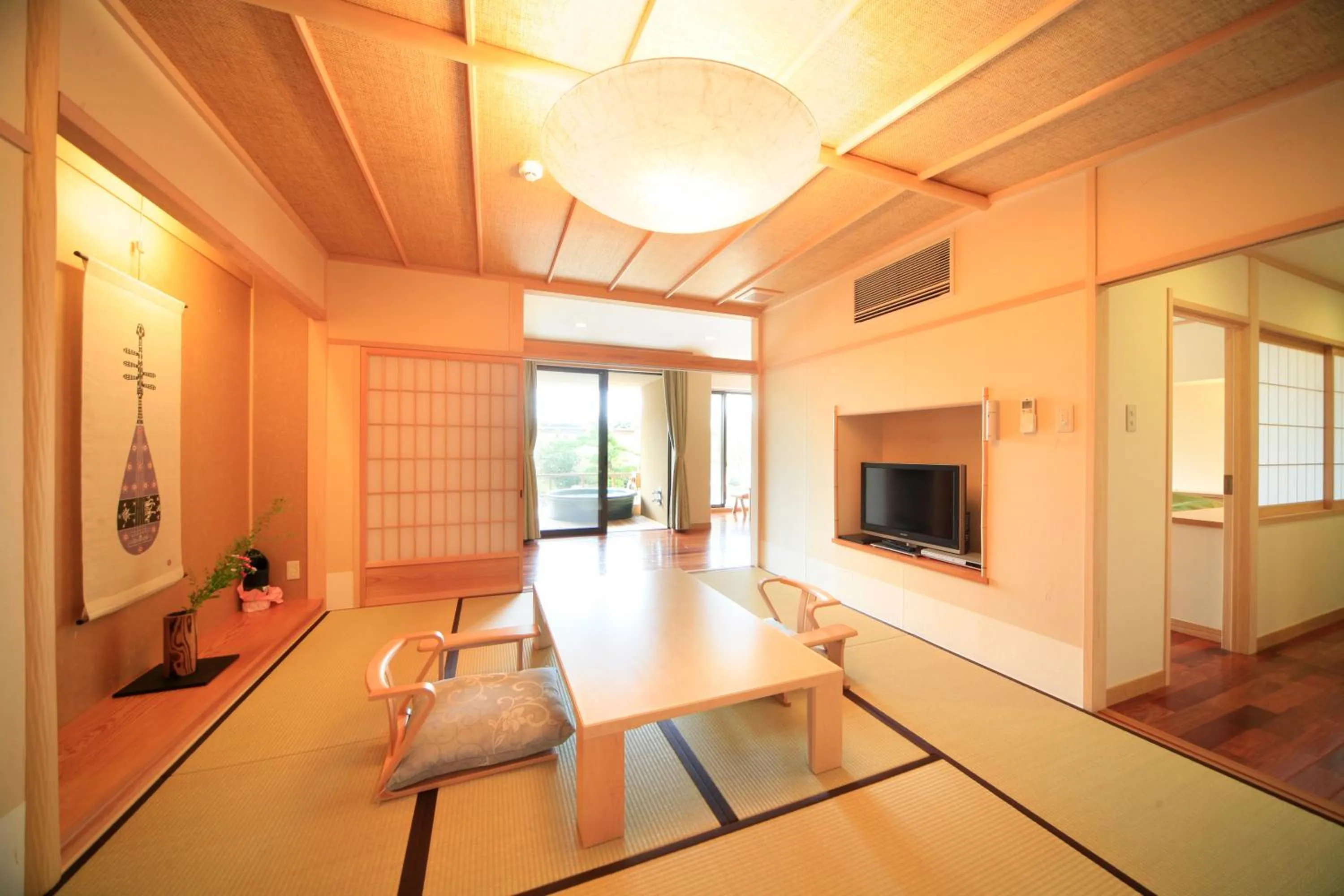 Two-Bedroom Suite in Mikasa