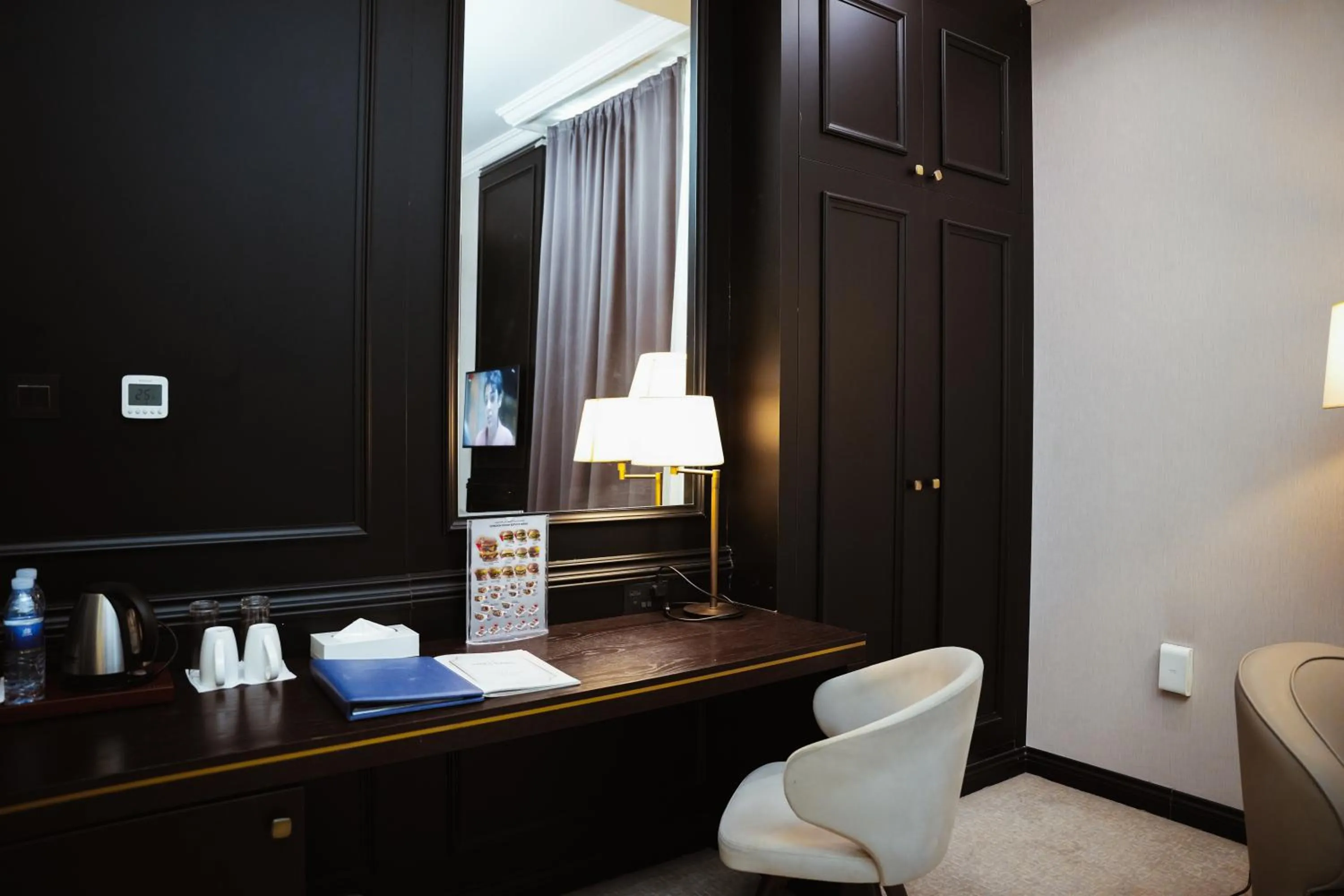 Superior King Room in Horizon Manor Hotel