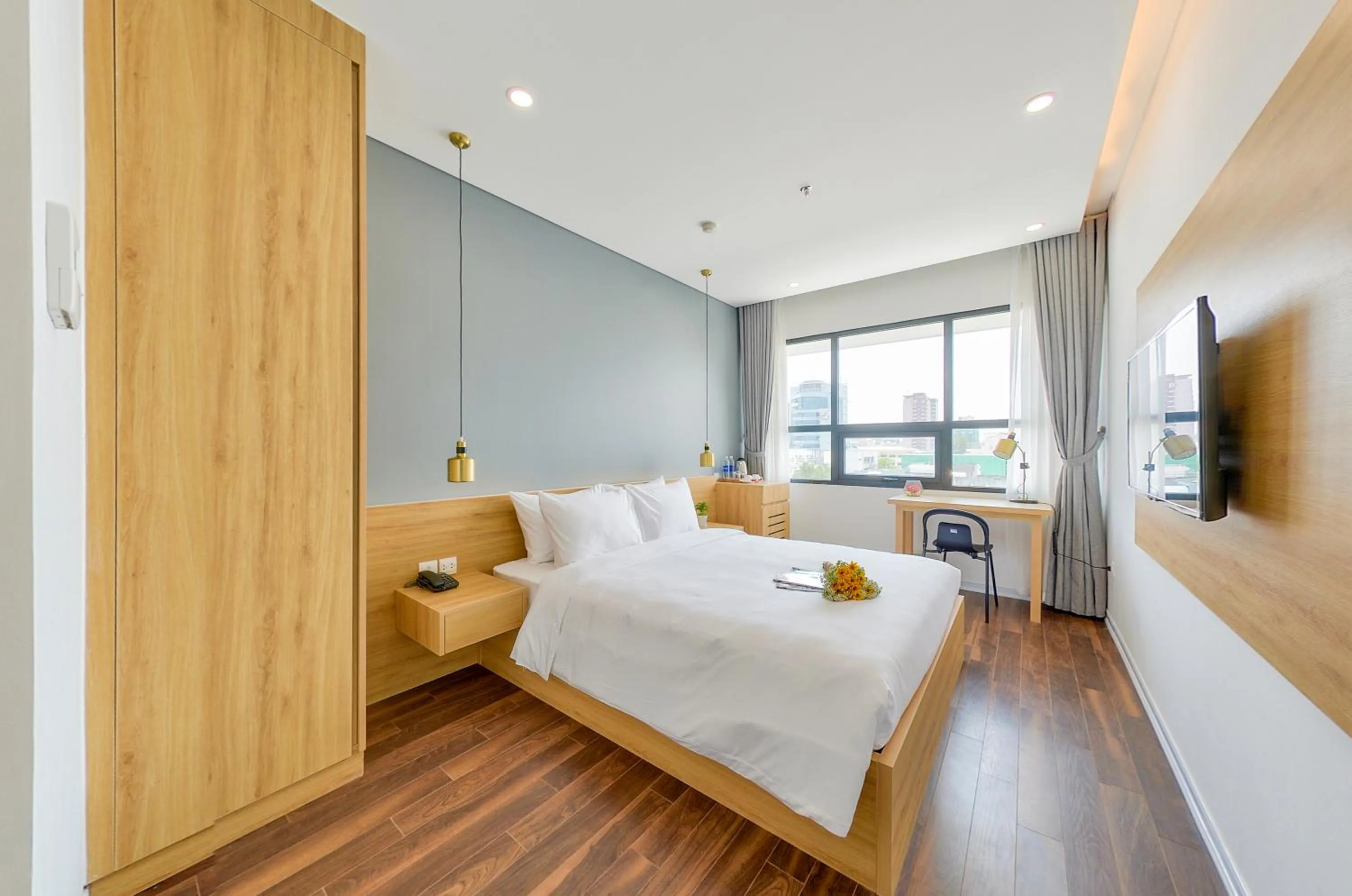 Superior King Room in Magnolia Hotel