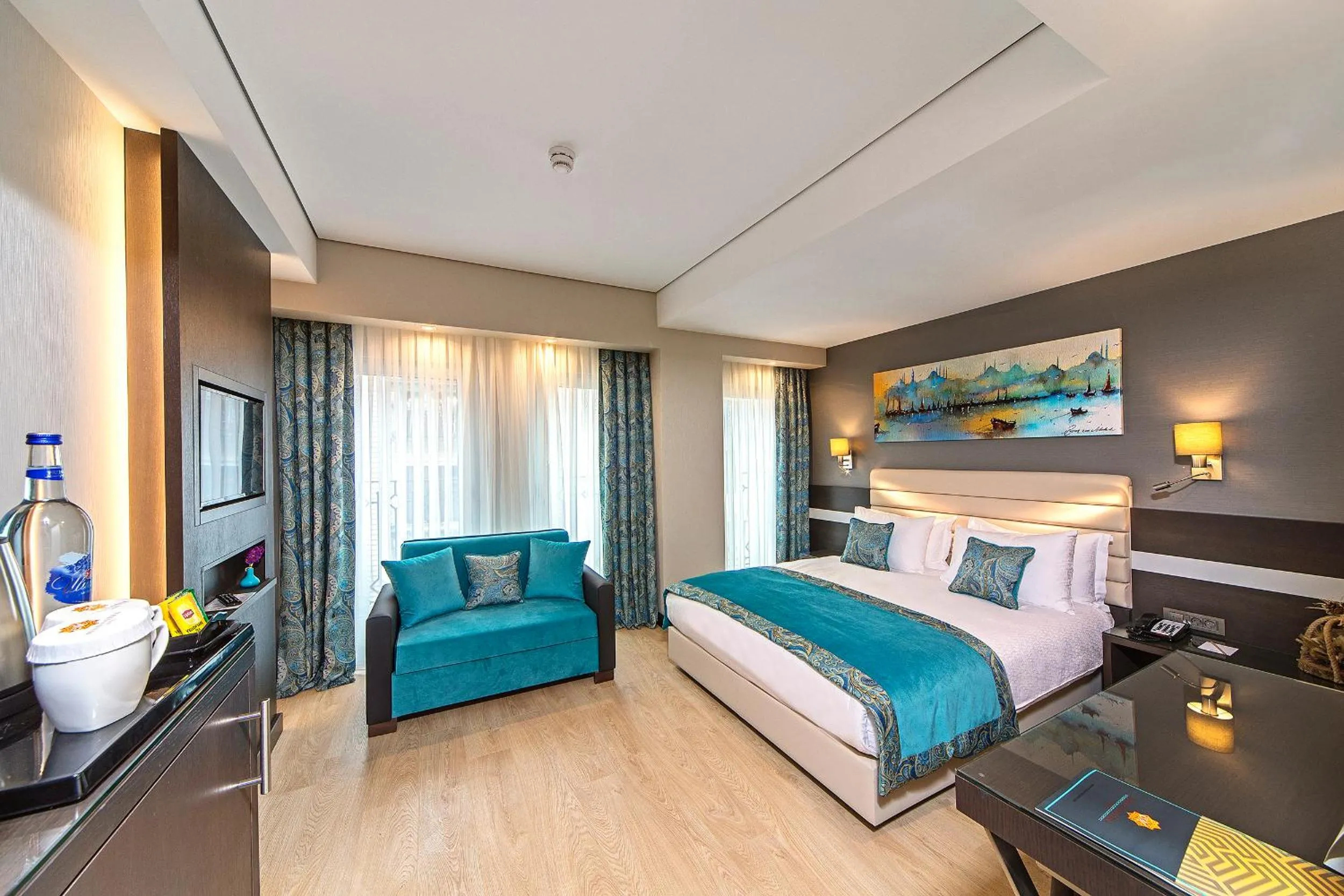 Deluxe Double Room in Mukarnas Taksim Hotel