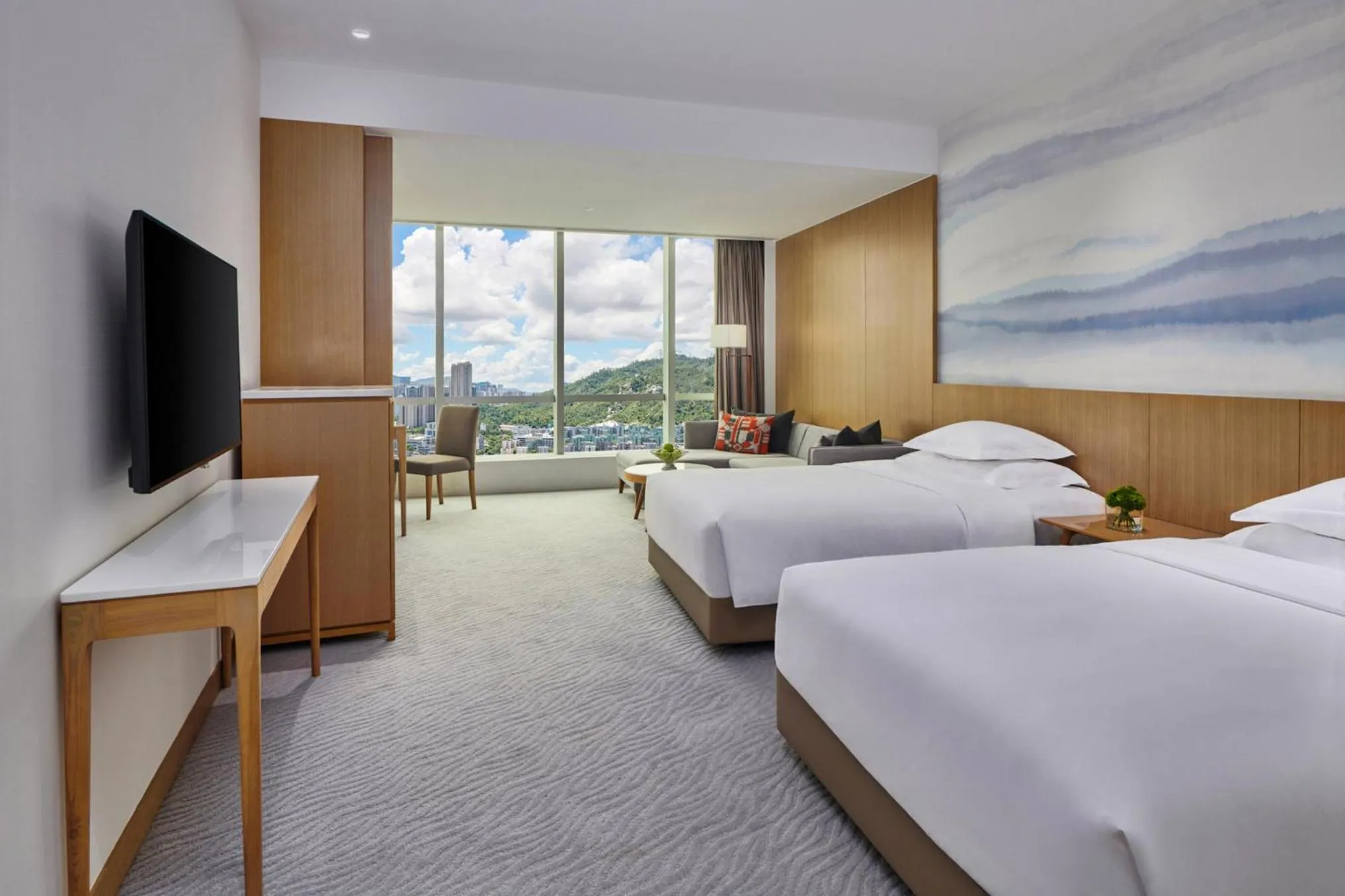 Standard Double Room with Two Double Beds in Crowne Plaza Zhuhai City Center by IHG - offers free one-way shuttle to Chimelong Ocean Kingdom
