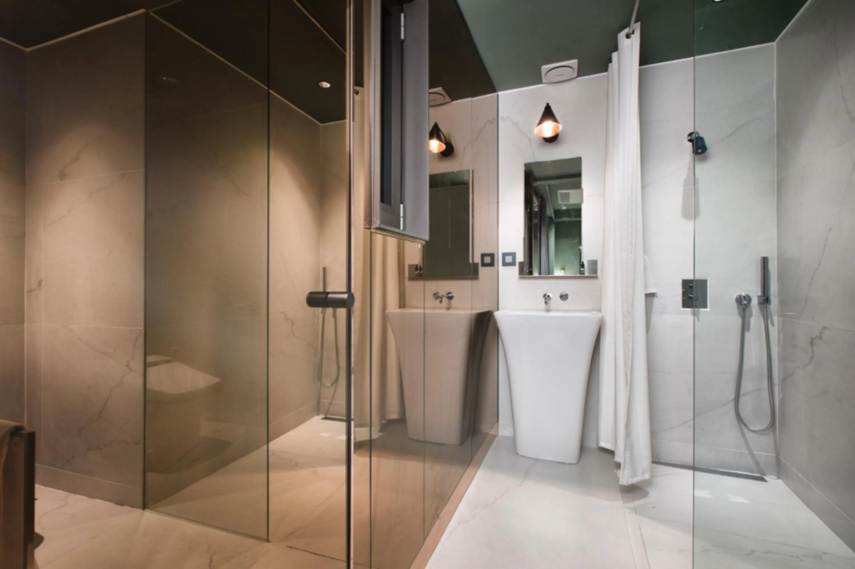 Premium Twin Room in Oia Hotel Dadaepo