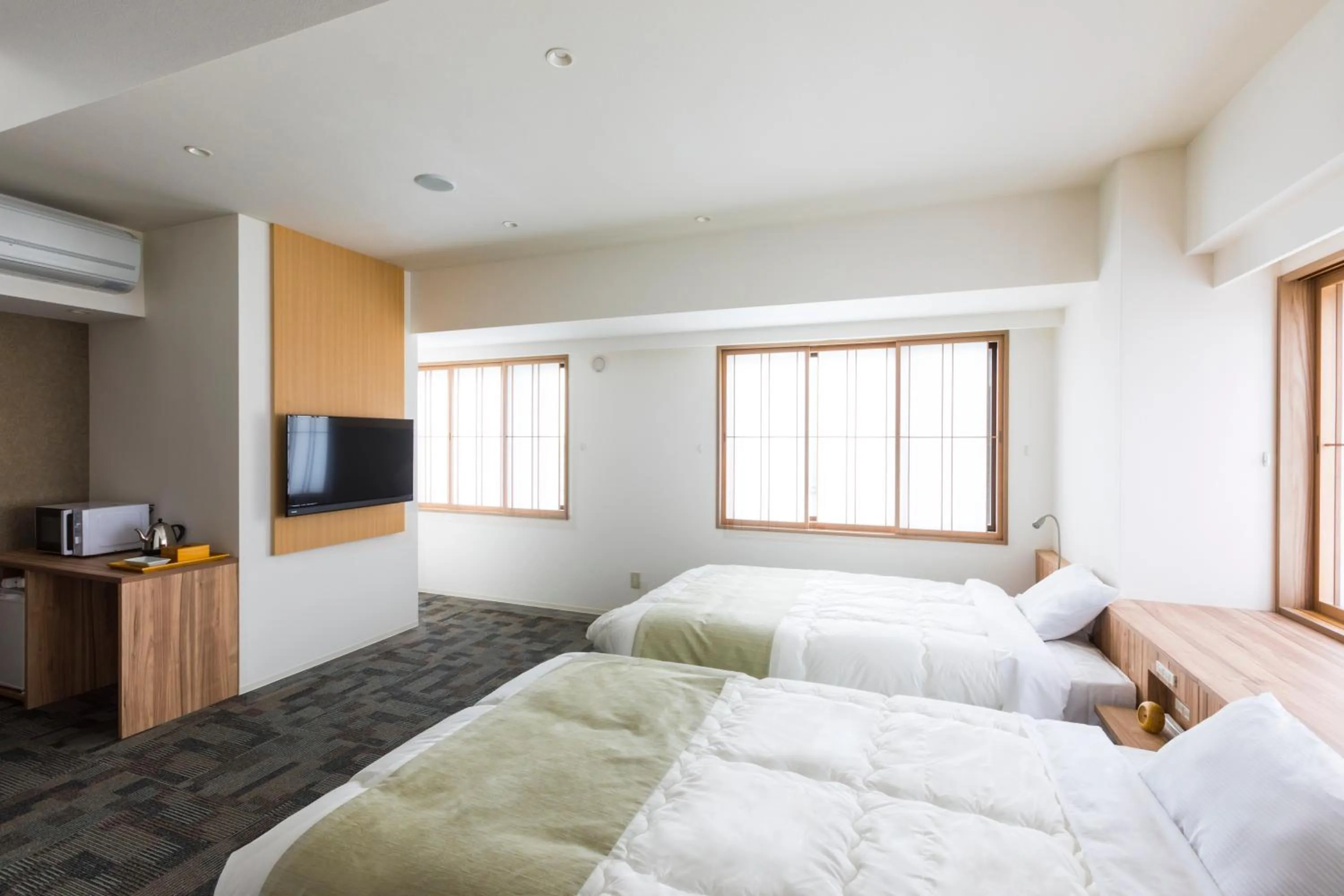 Deluxe Twin Room with Shared Bathroom - single occupancy - Non-Smoking in New Tomakomai Prince Hotel NAGOMI