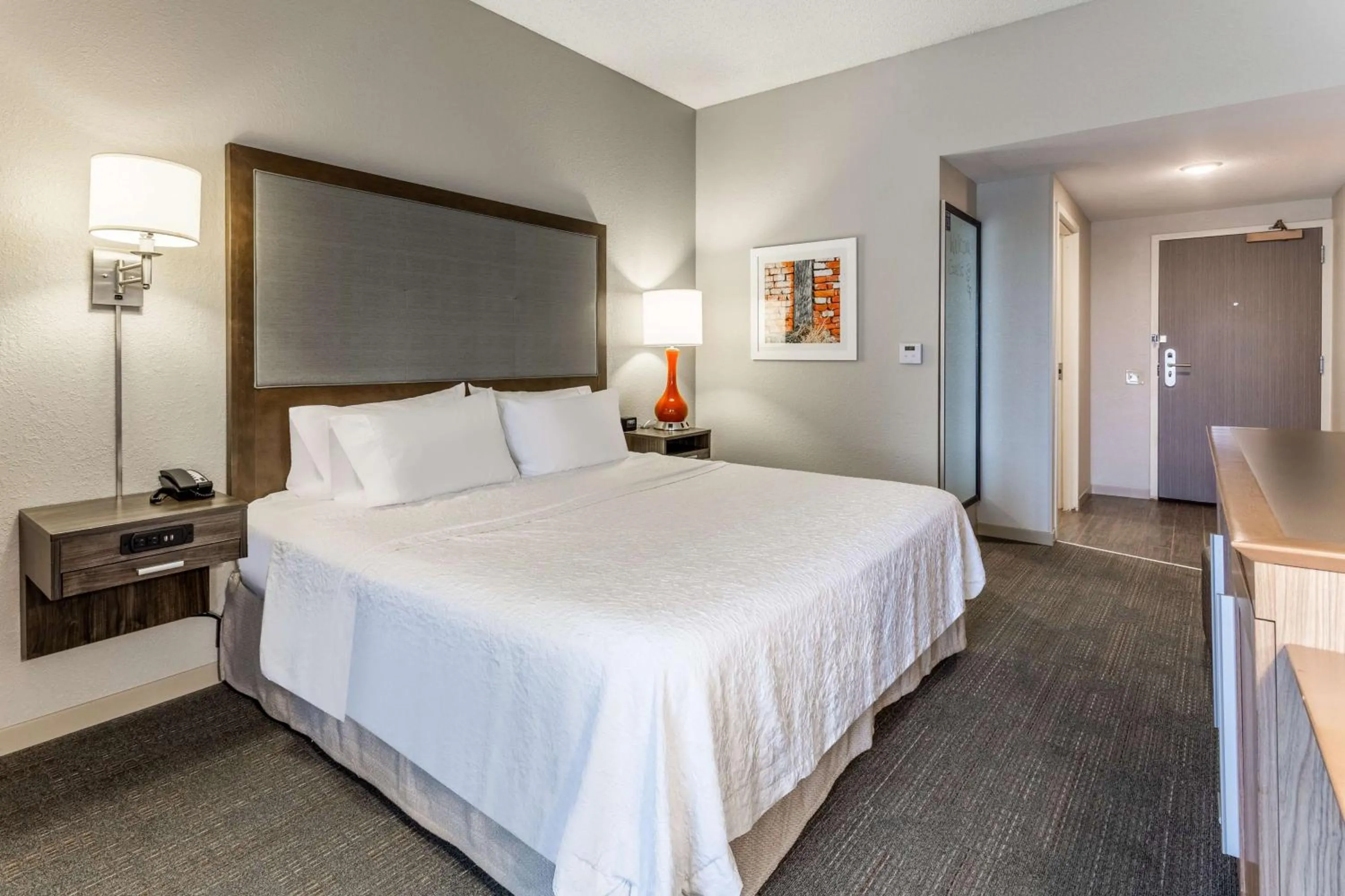 King Room with King Bed - Non-Smoking in Hampton Inn Eau Claire