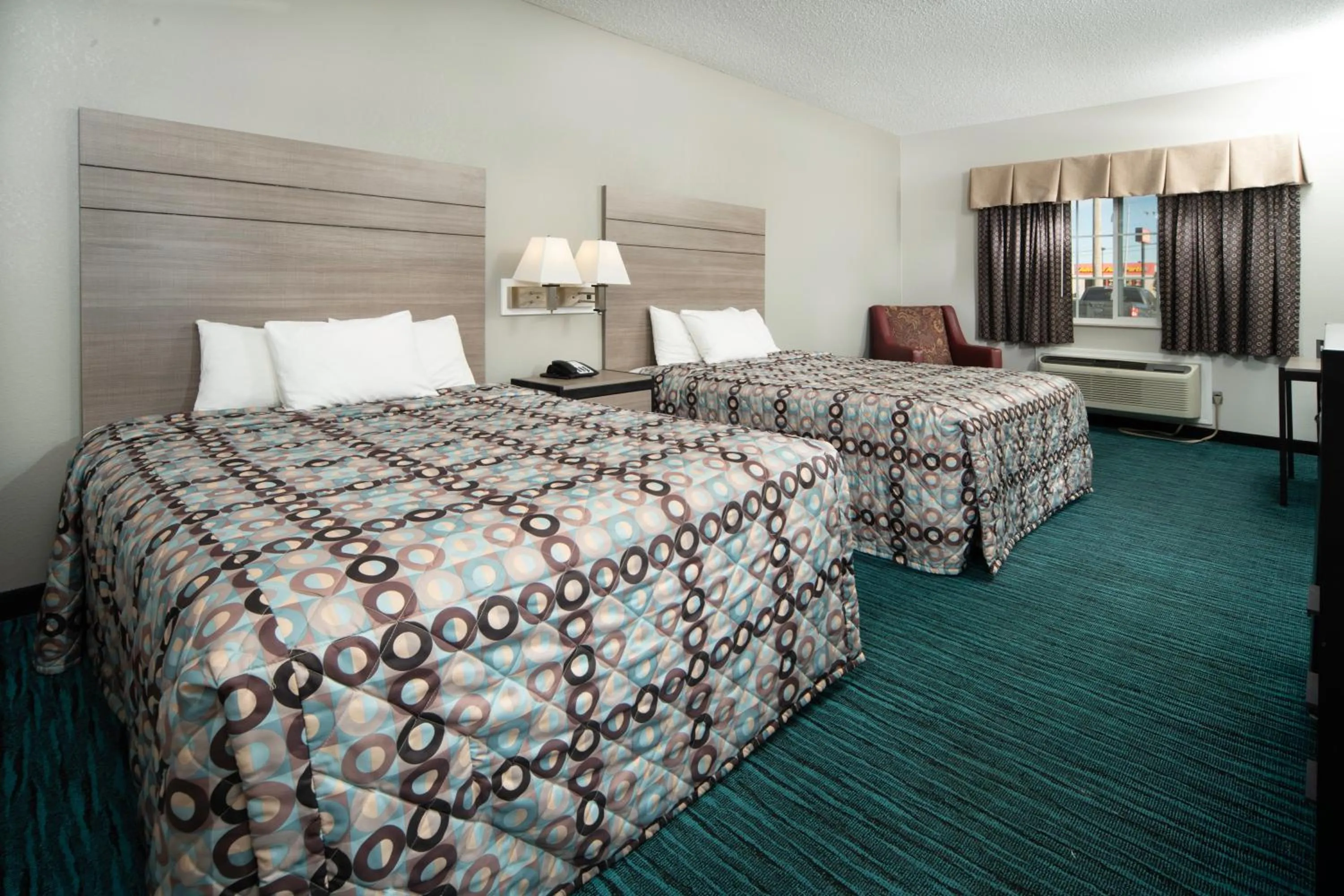 Queen Room with Two Queen Beds - Non-Smoking in BridgePointe Advantage by BPhotels