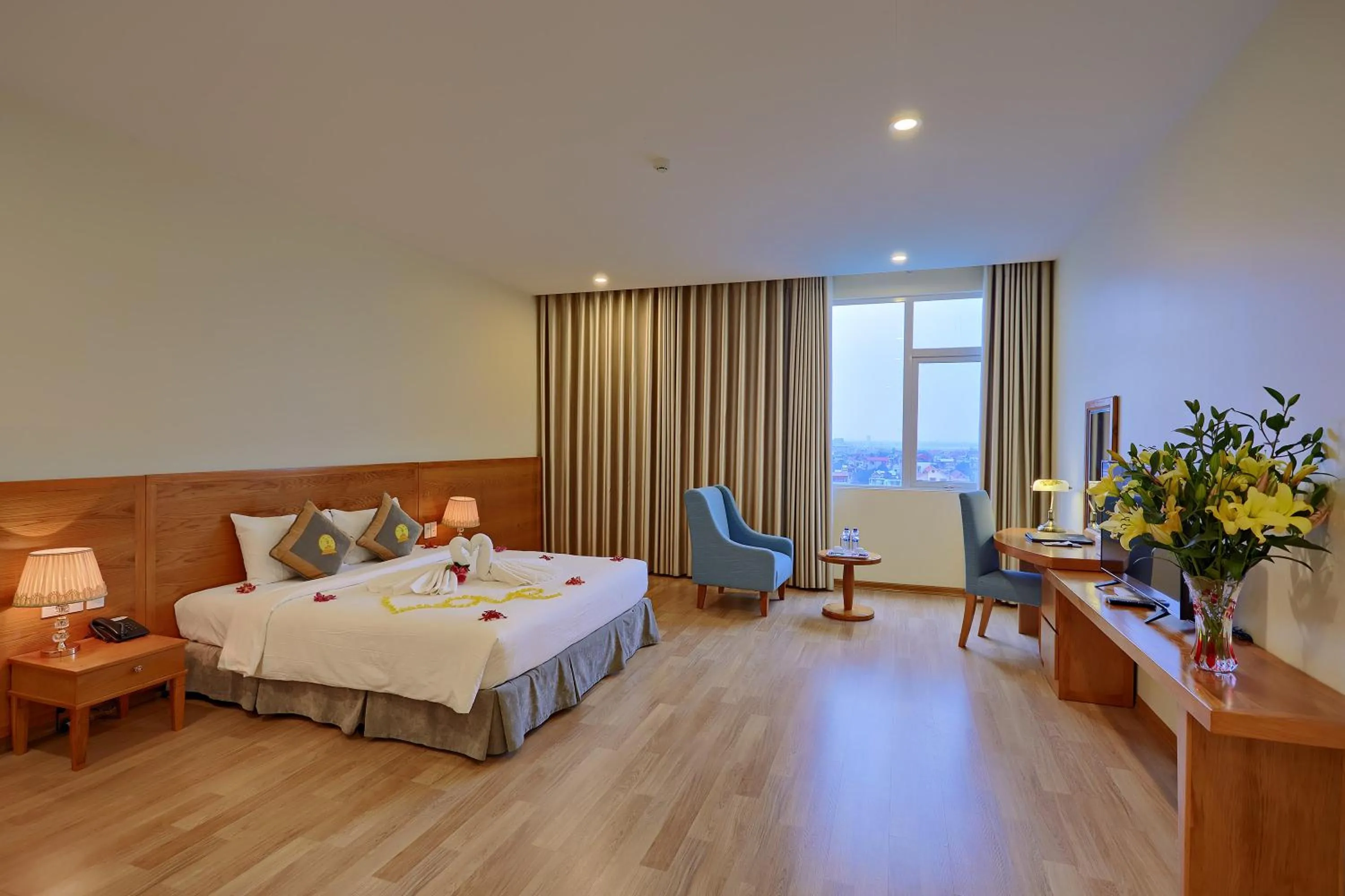 Deluxe Double Room in Hoang Son Peace Hotel