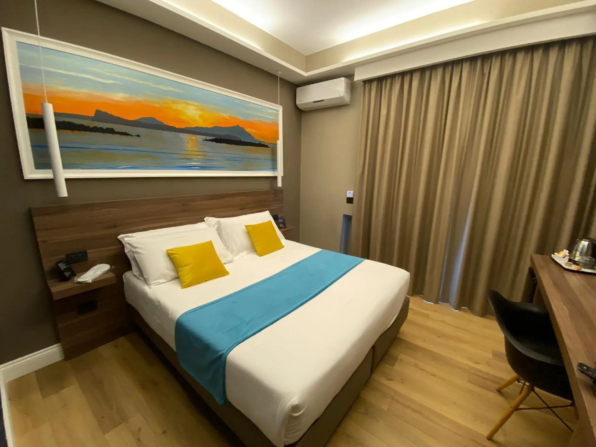 Standard Double Room in 7th Floor Suite