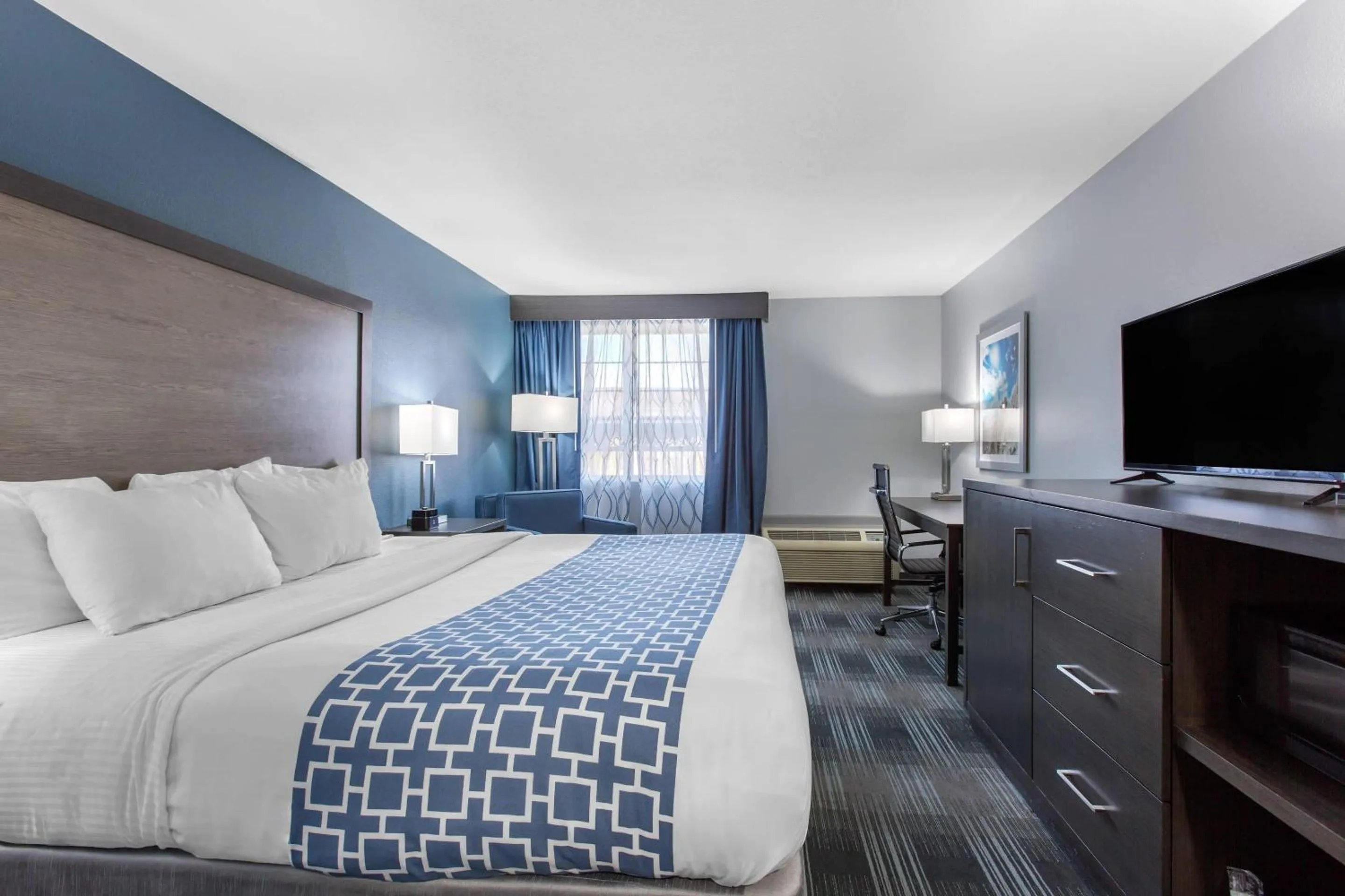 King Room - Non-Smoking in Cielo Hotel Bishop-Mammoth, an Ascend Collection Hotel