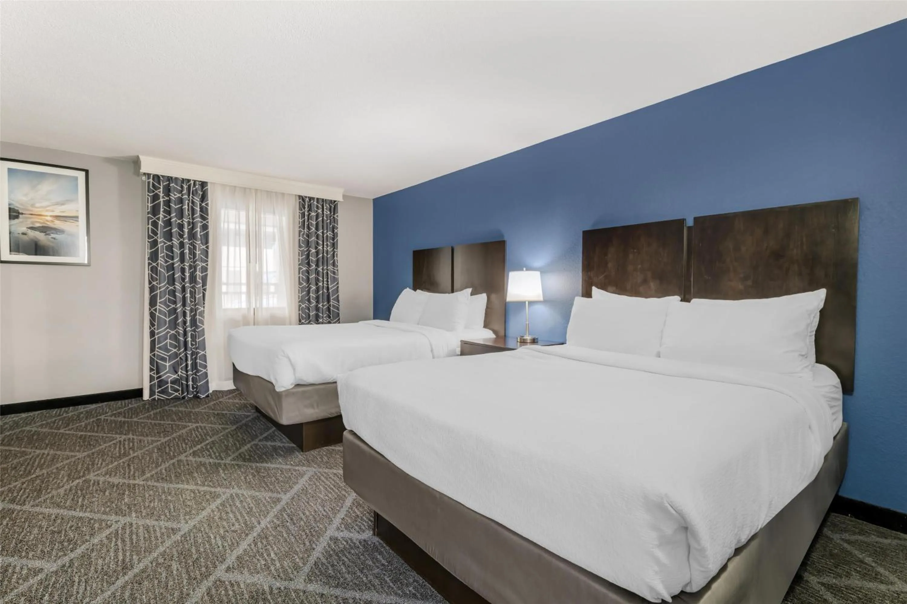 Executive Queen Room with Sofa Bed - Poolside in Best Western Rochester Hotel Mayo Clinic Area/ St. Mary's