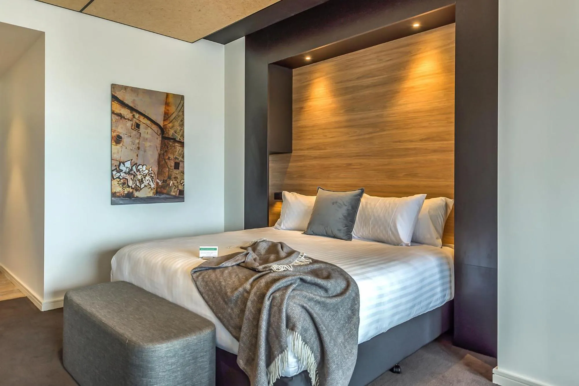 Standard Suite - Tamar Suite in Peppers Silo Launceston