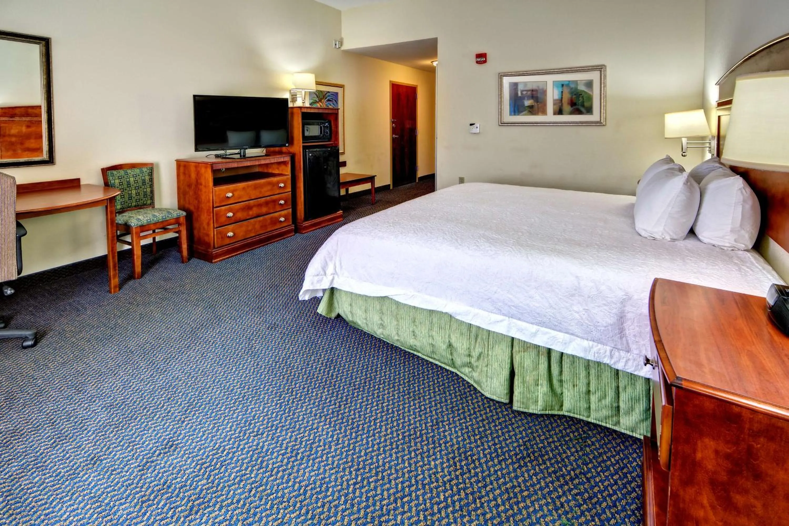 King Room - Mobility Access/Non-Smoking in Hampton Inn Quincy