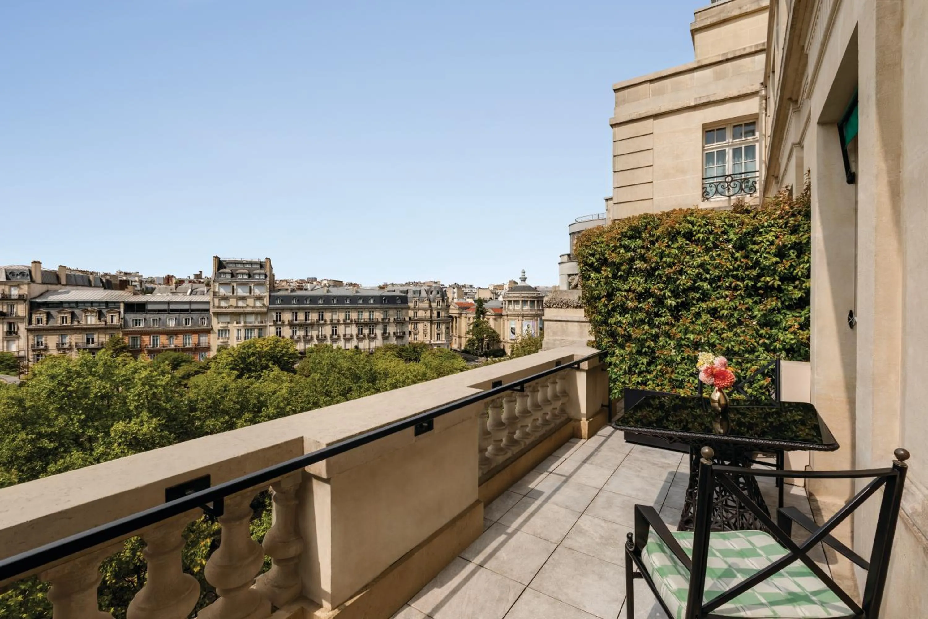 Terrace Room in Shangri-La Paris