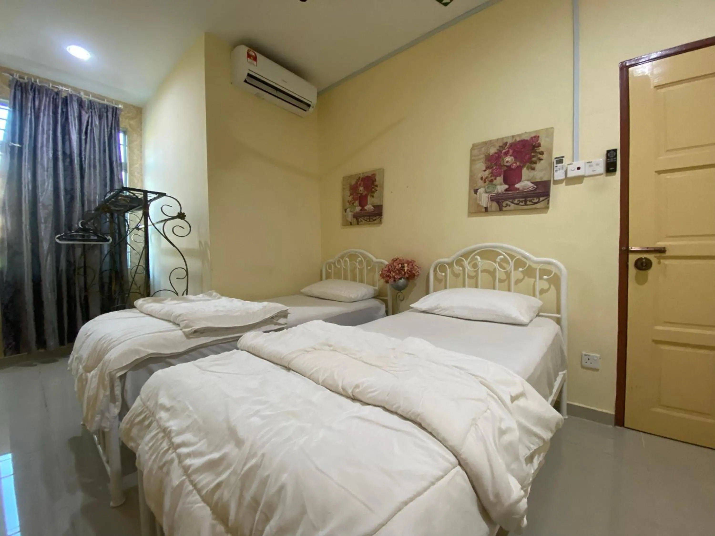 Deluxe Twin Room - single occupancy in AAM Hotel