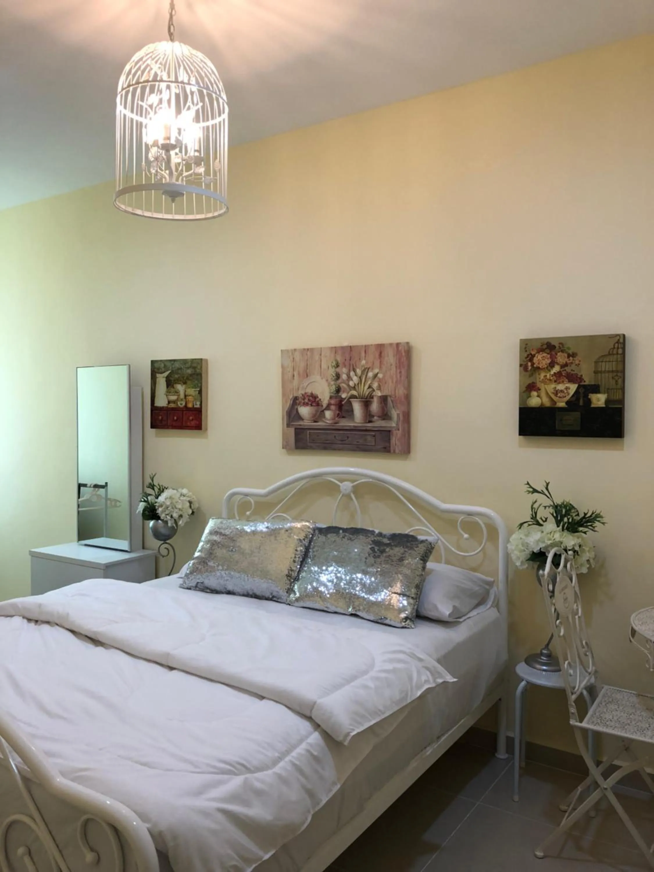 Queen Room in AAM Hotel