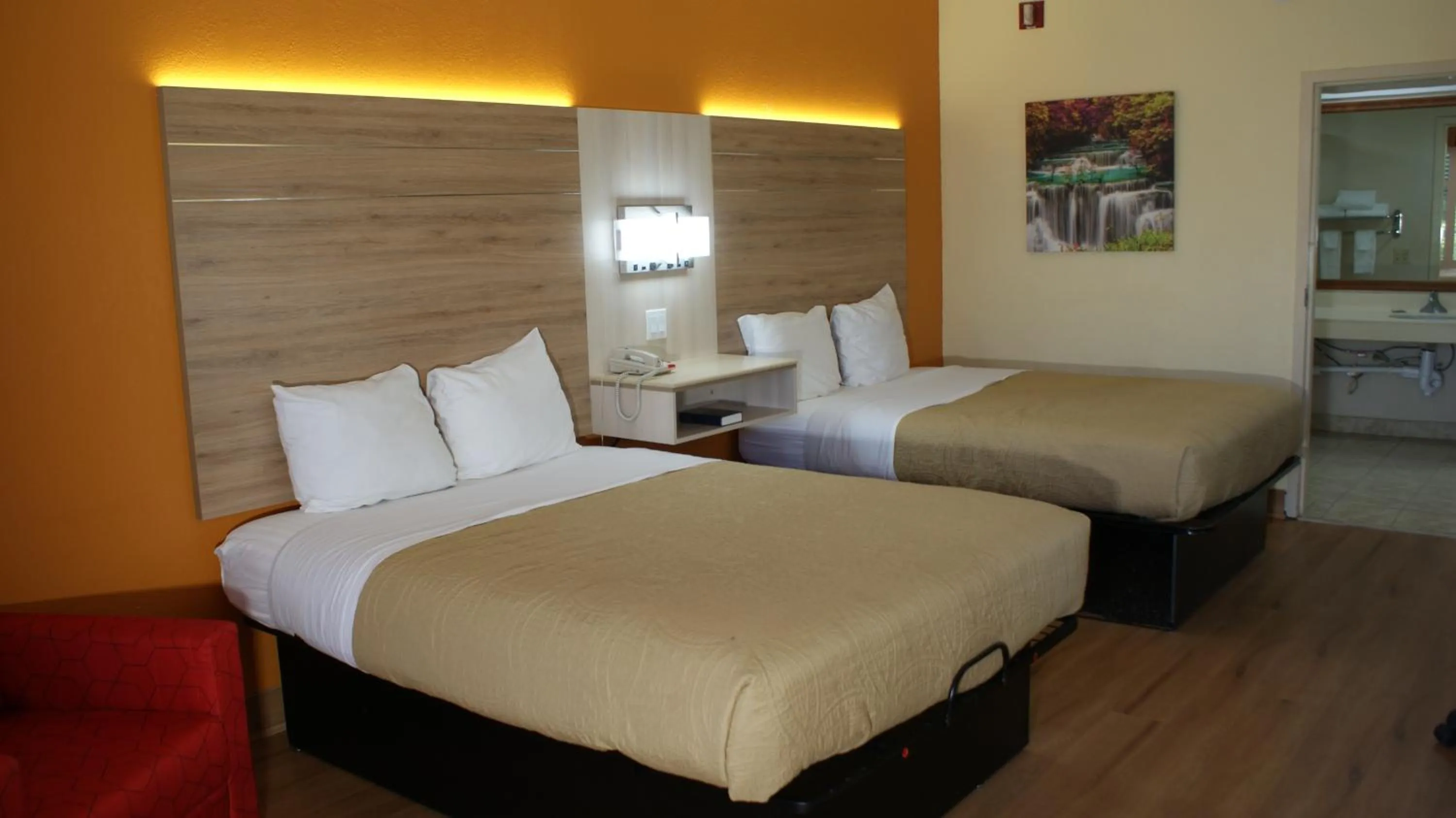 Double Room - Disability Access in Home Town Inn & Suites