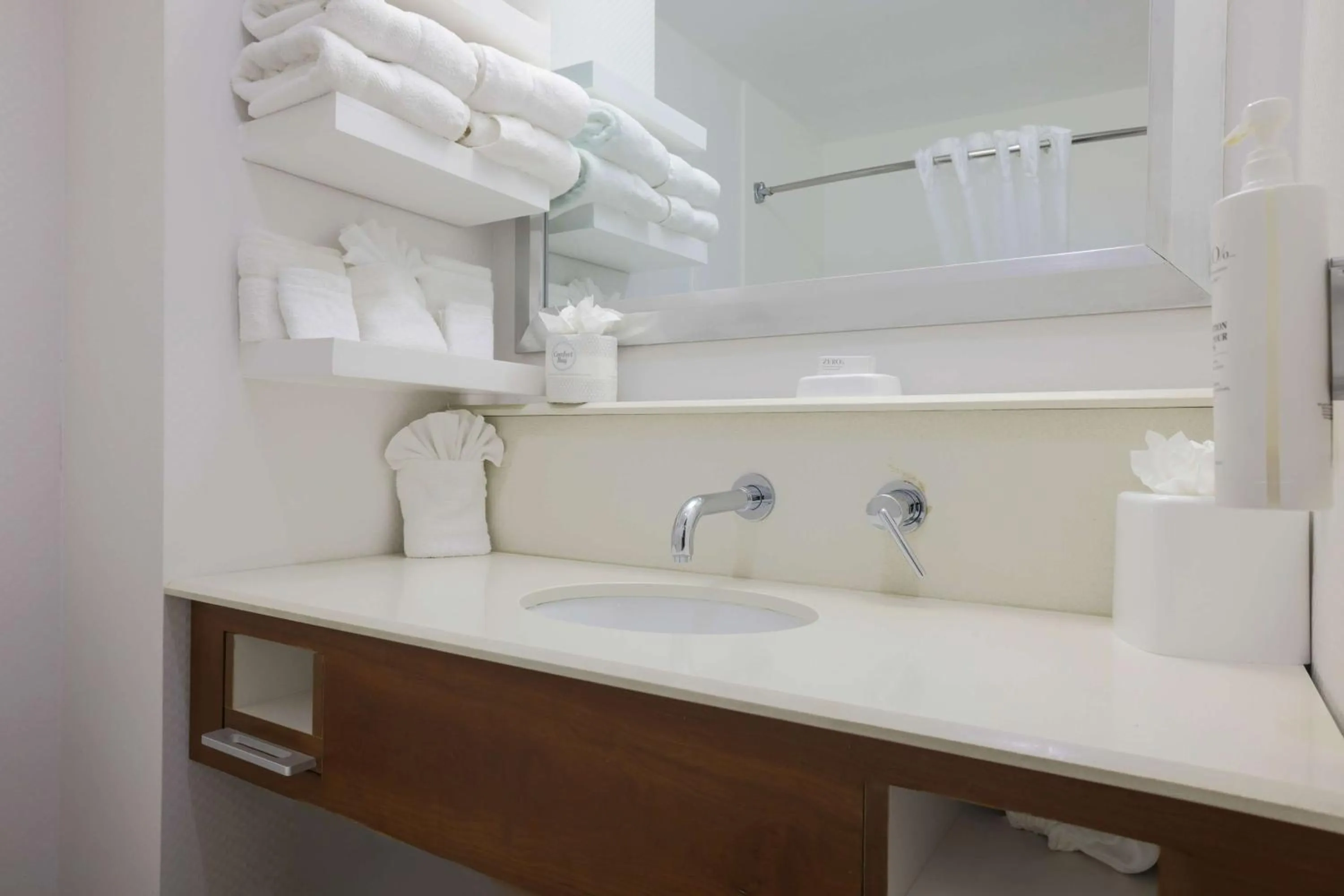 King Room with King Bed - Non-Smoking in Hampton Inn Raleigh/Garner