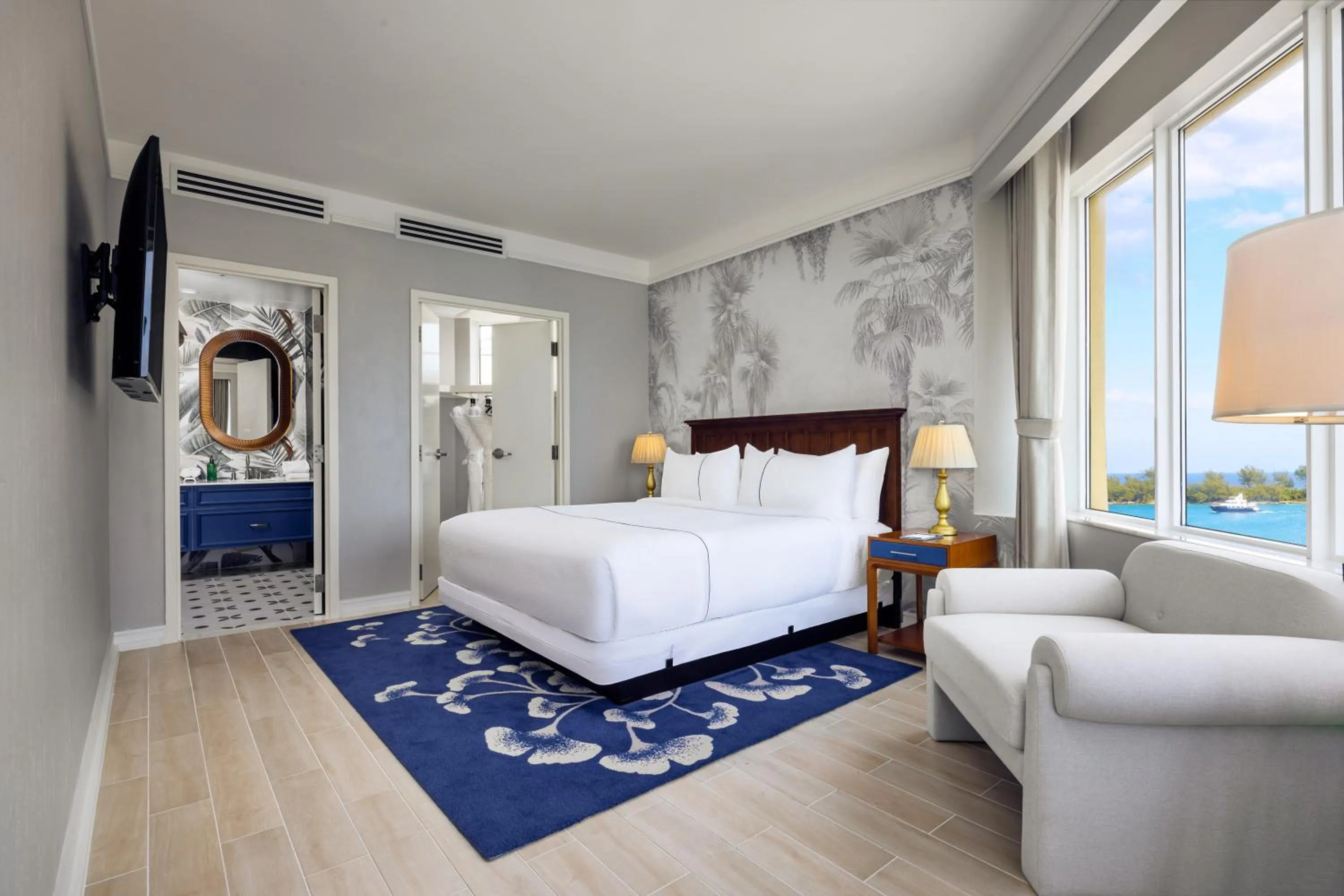 Deluxe King Room in British Colonial Nassau