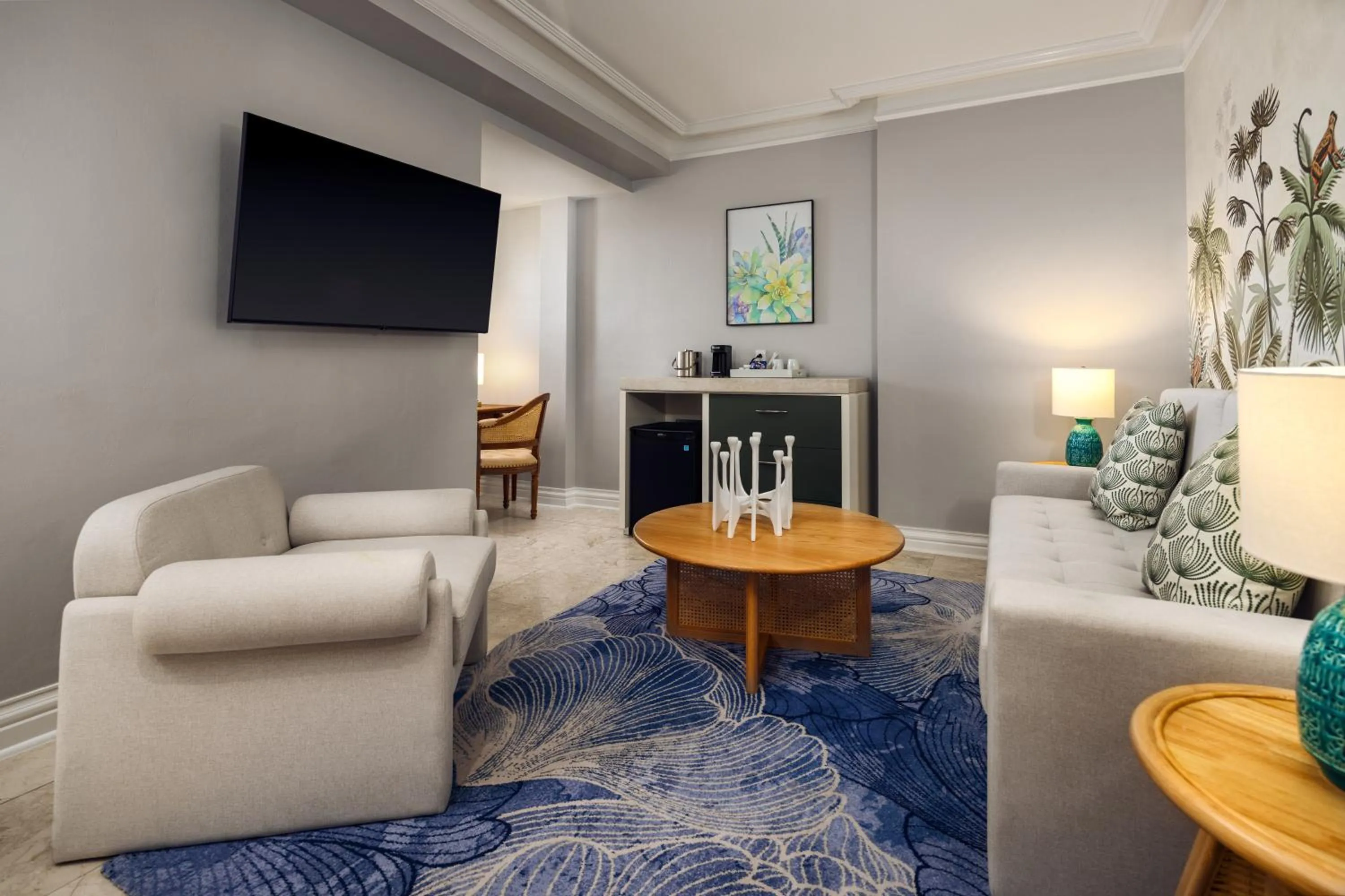 Suite with Sea View in British Colonial Nassau