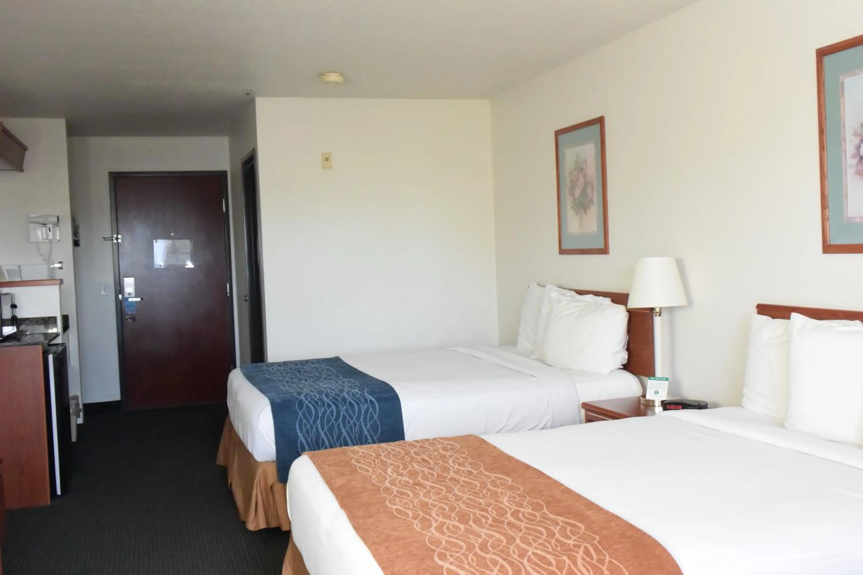 Queen Room with Two Queen Beds - Non-Smoking in Travelodge by Wyndham, Newberg
