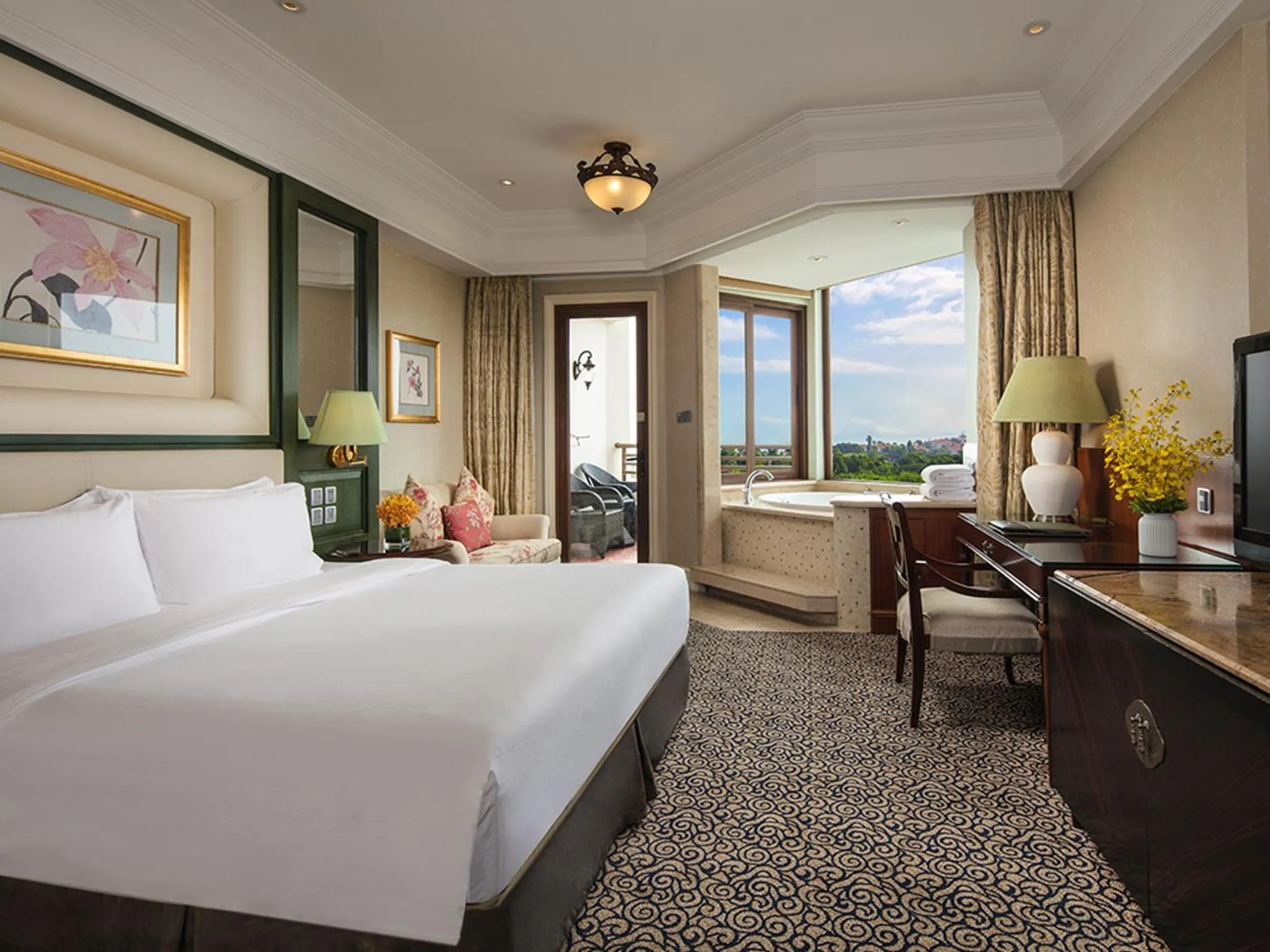 Superior Sea View King-size Bed Room in Seaview Resort Xiamen