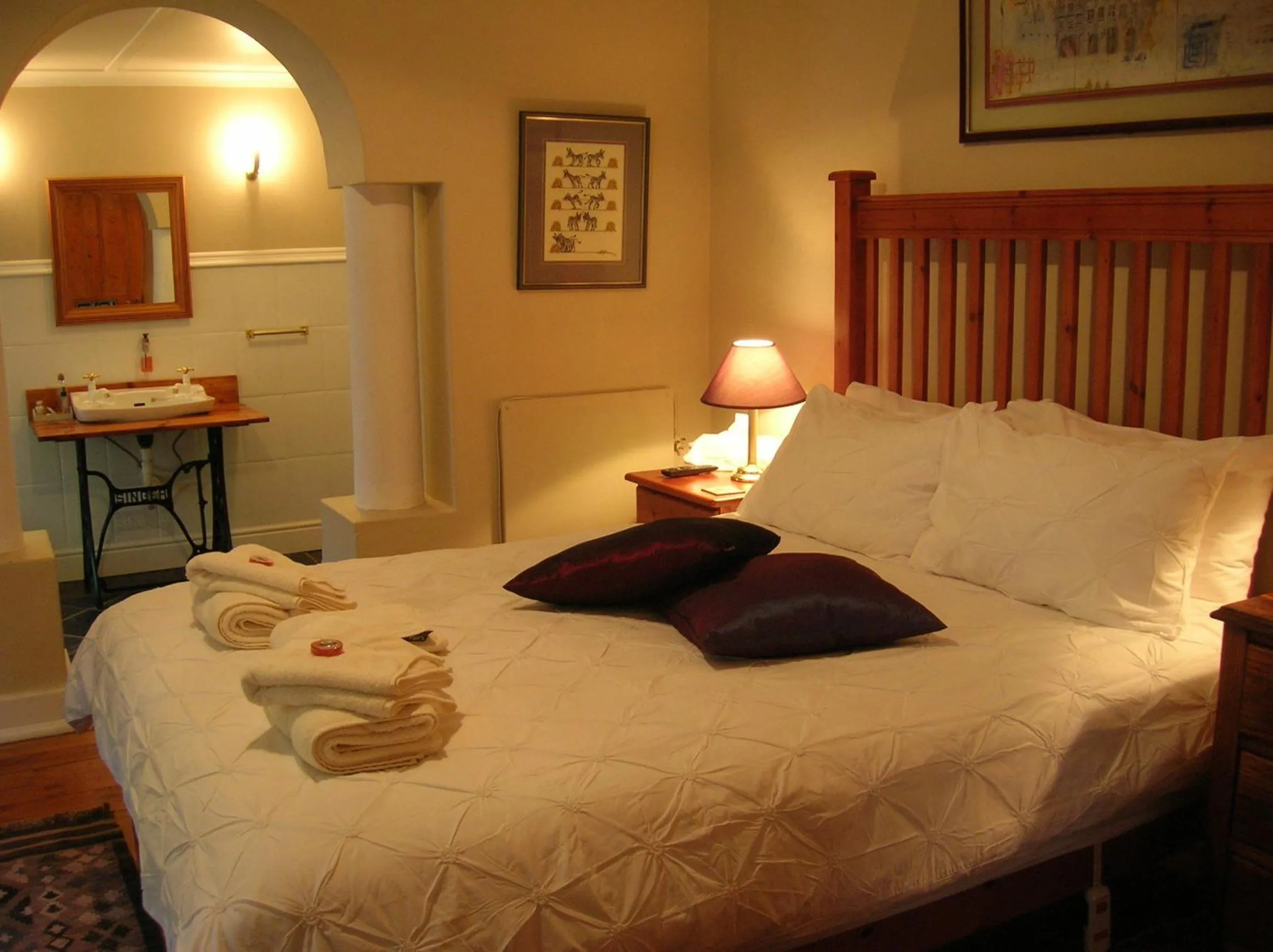 Double Room with Bath and Shower - single occupancy in The Old Trading Post