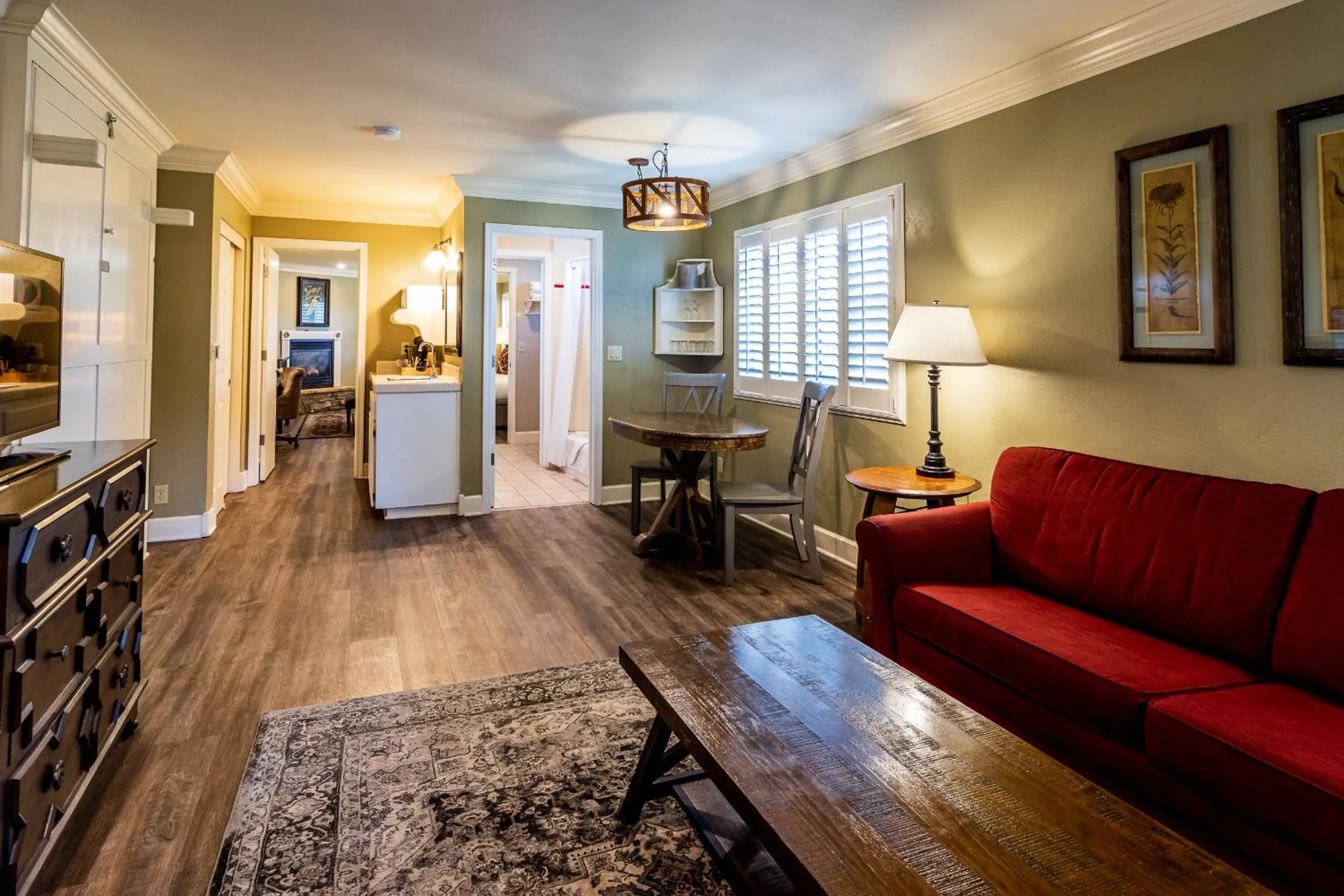 King Suite in Cambria Pines Lodge