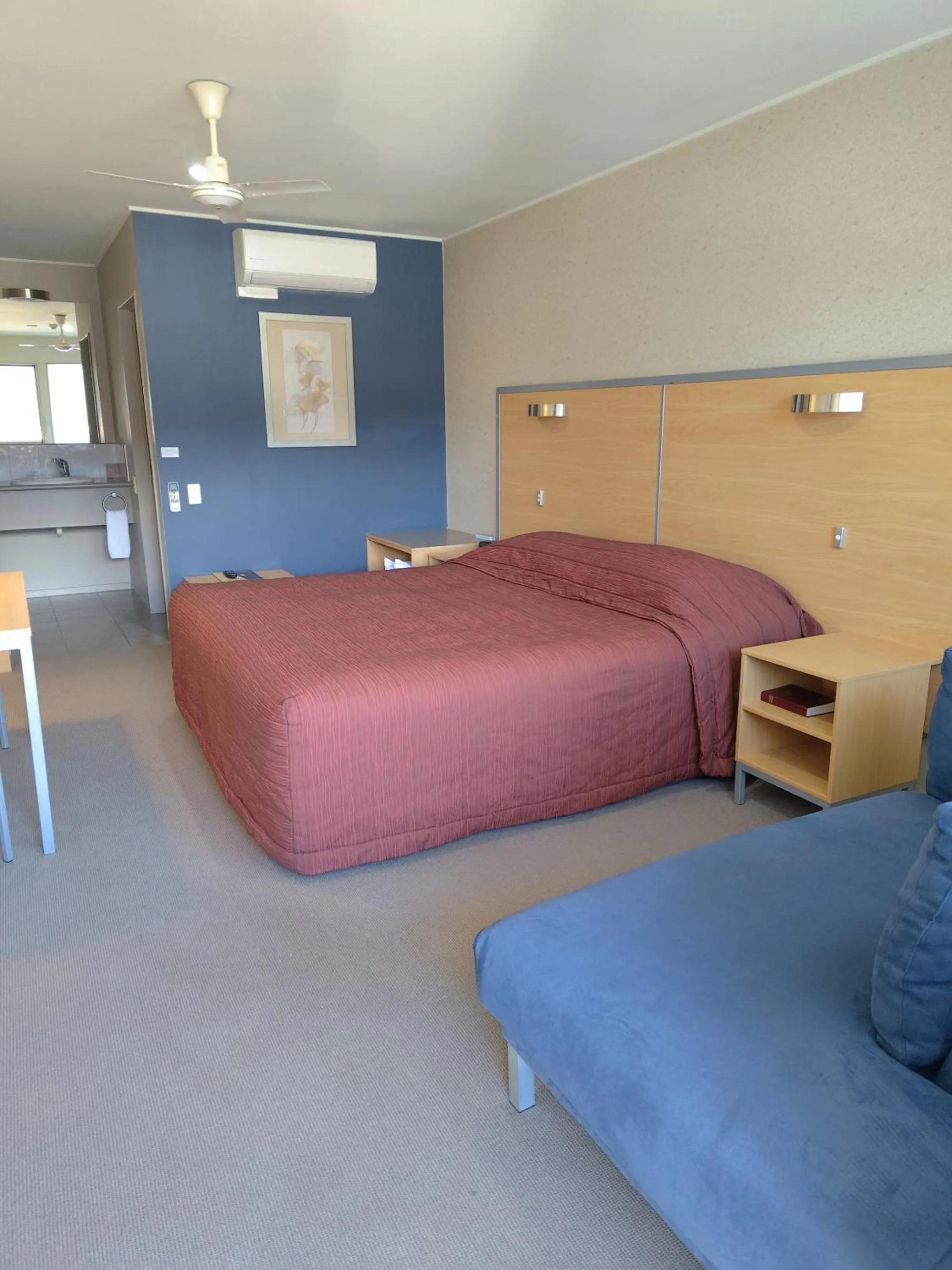 Studio in Landmark Manor