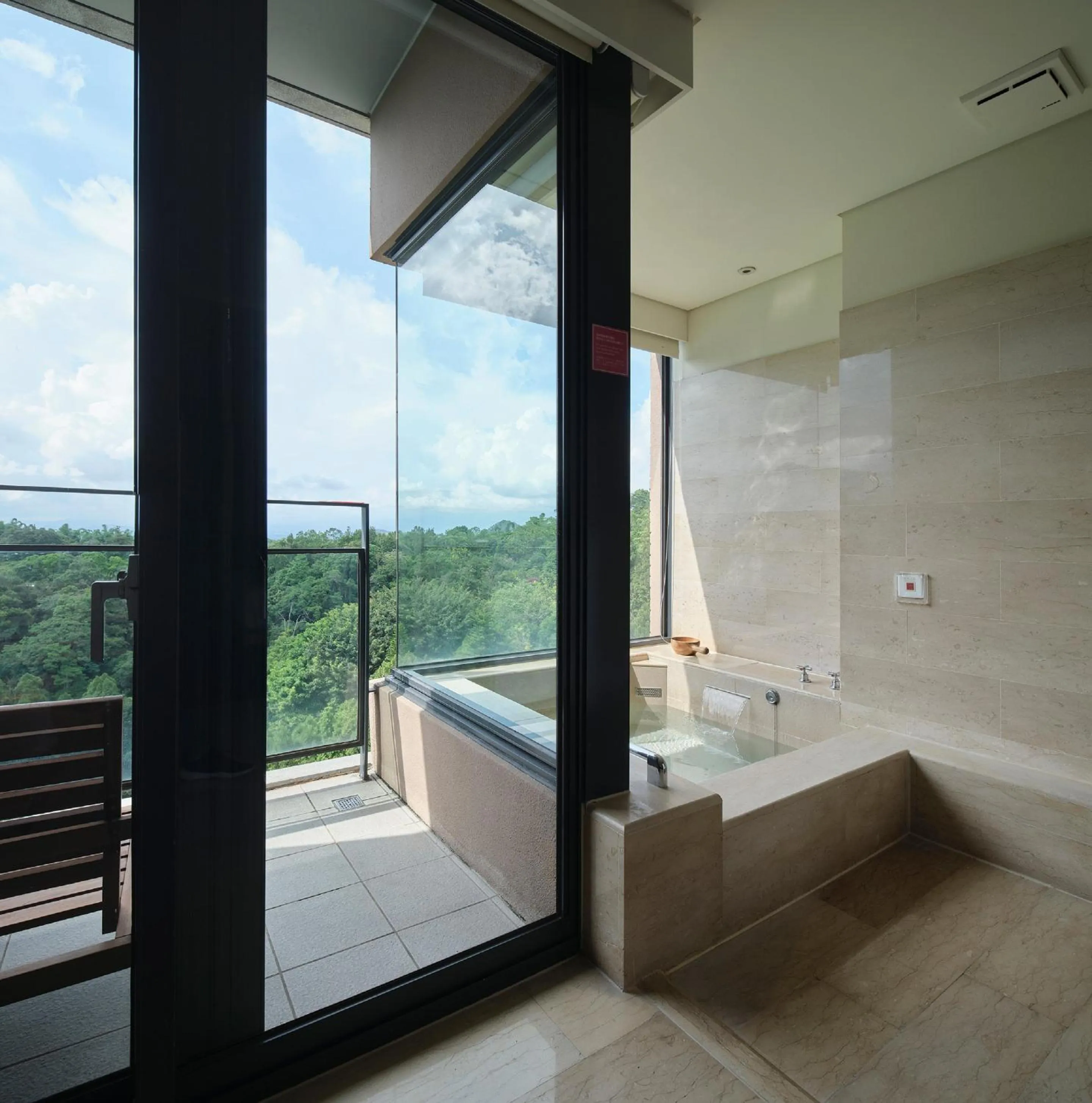 Premier King Mountain View in Fleur de Chine Hotel