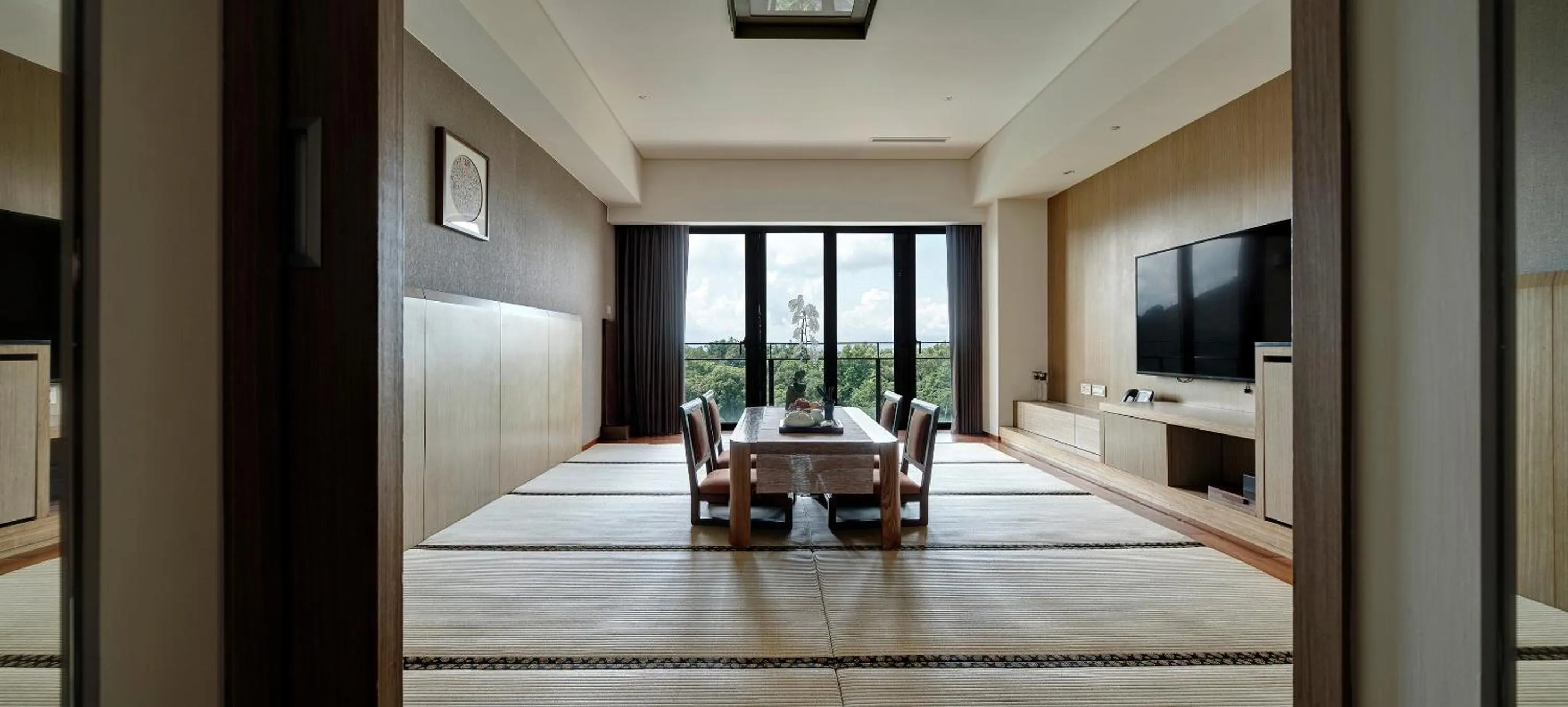 Premier Japanese Style Mountain View in Fleur de Chine Hotel