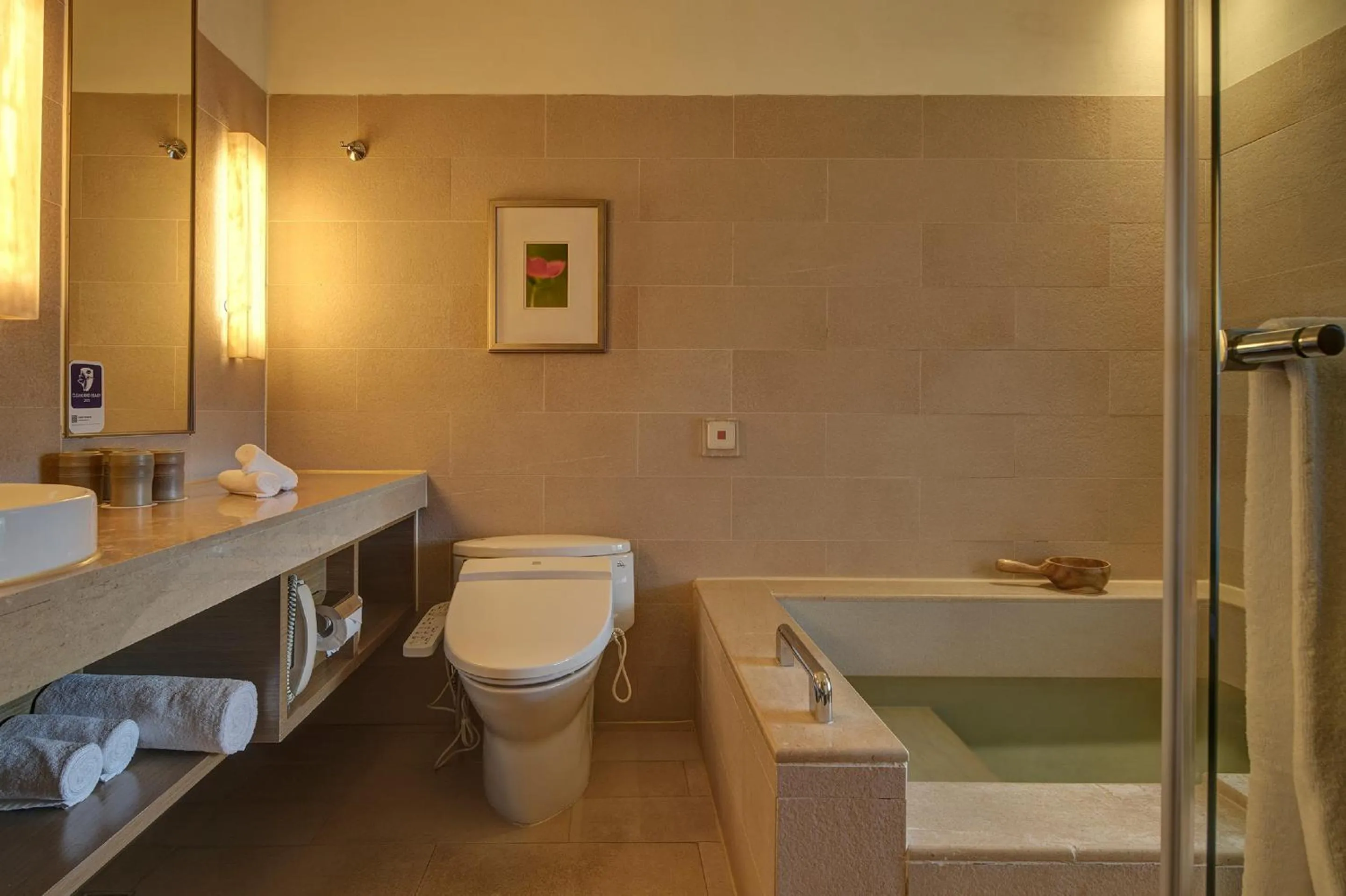 Classic Family Lake View in Fleur de Chine Hotel