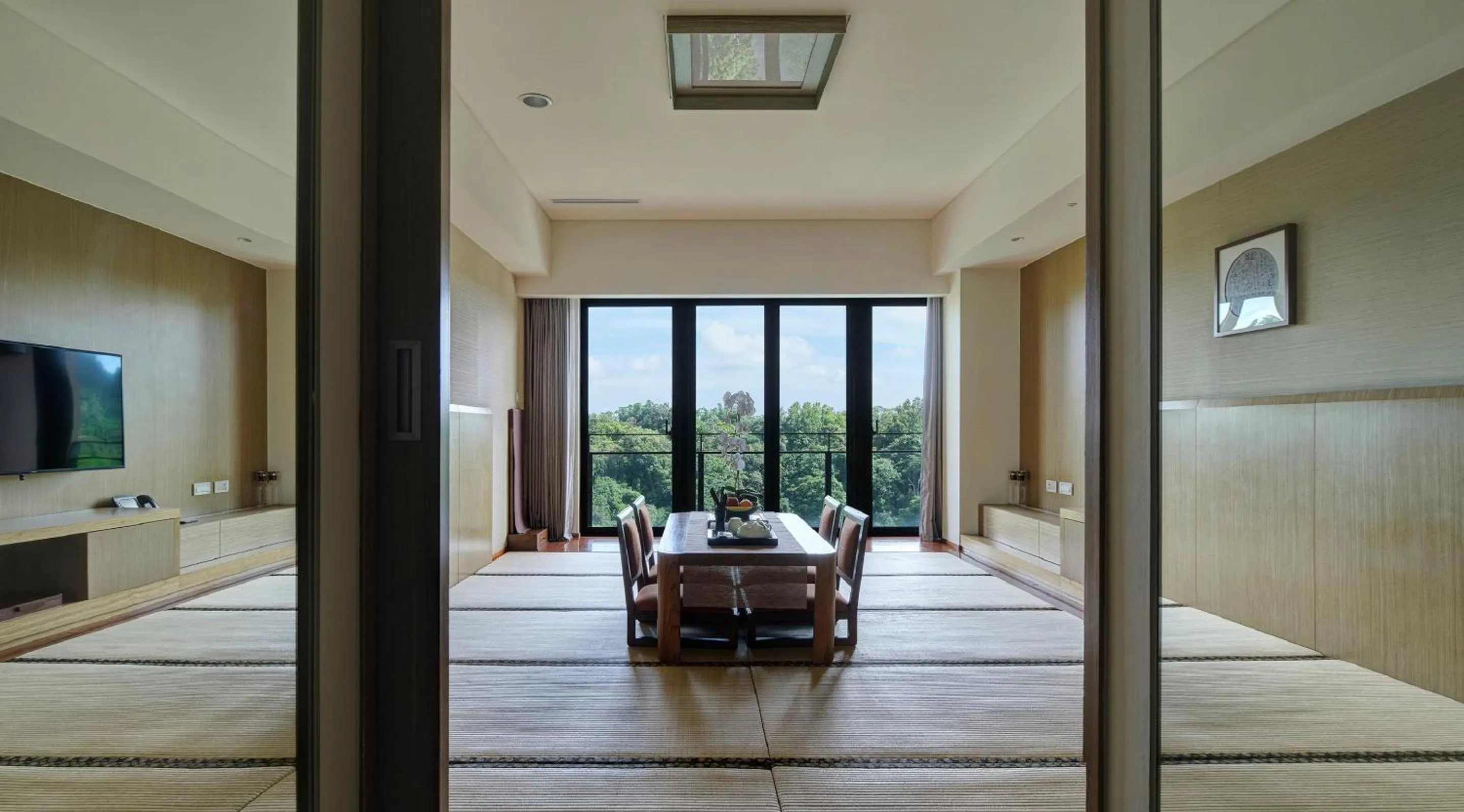 Classic Japanese Style Mountain View in Fleur de Chine Hotel