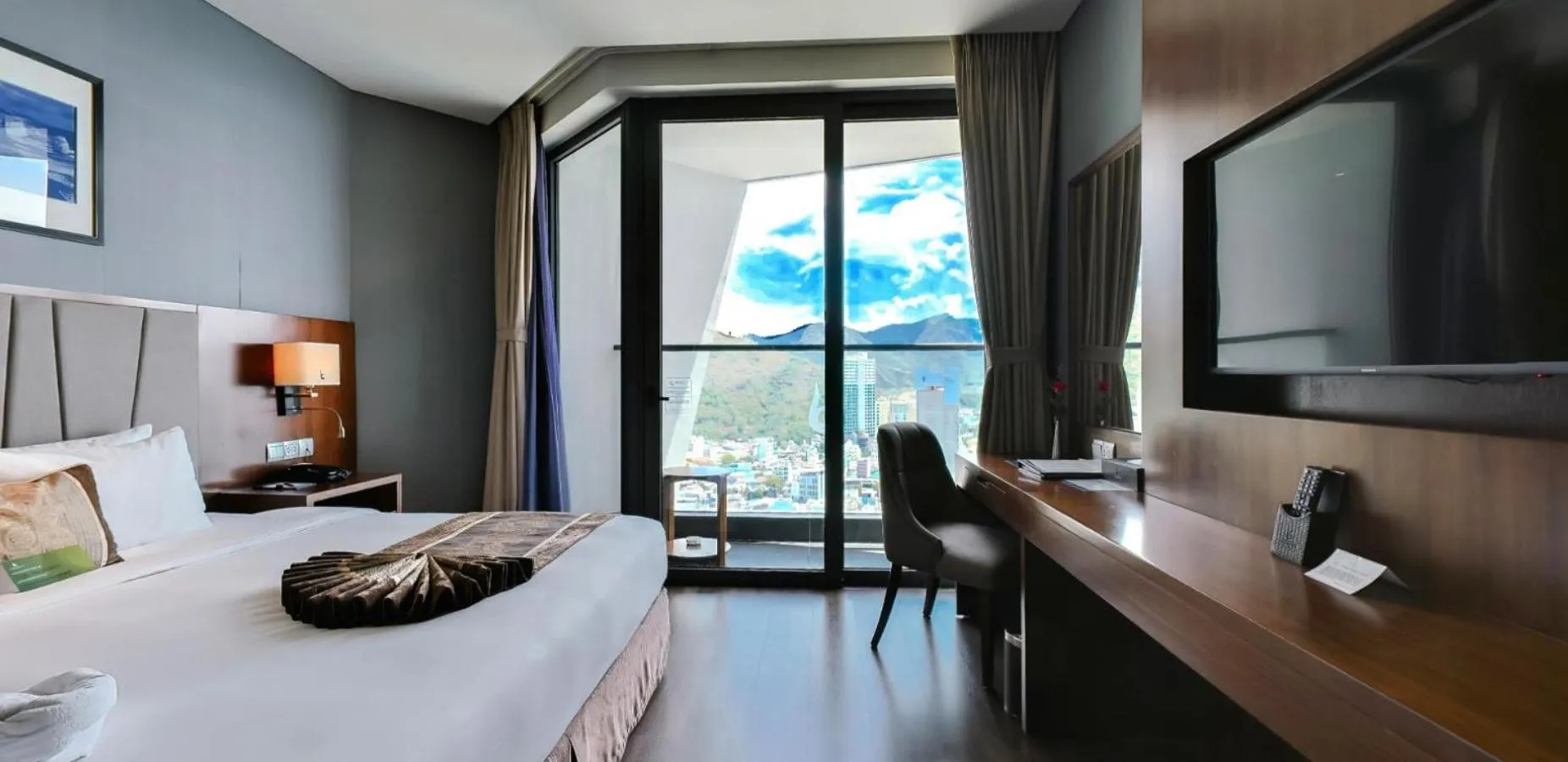 Superior Double Room with Partial Ocean View  - Sauna access & Stay More, Pay Less in Boton Blue Hotel & Spa